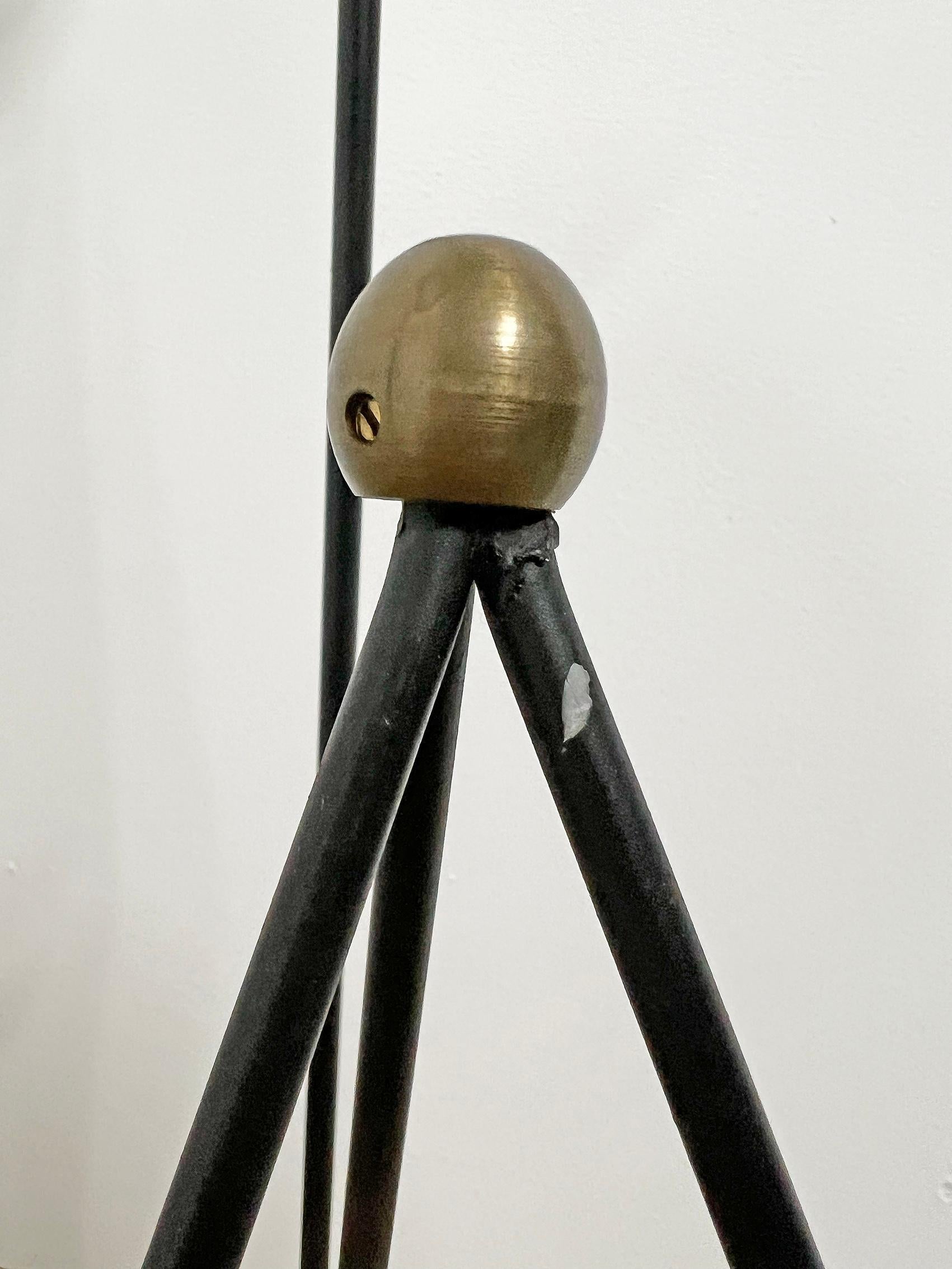 Skandinavische Modern Stehlampe, ca. 1950er Jahre (Metall) im Angebot