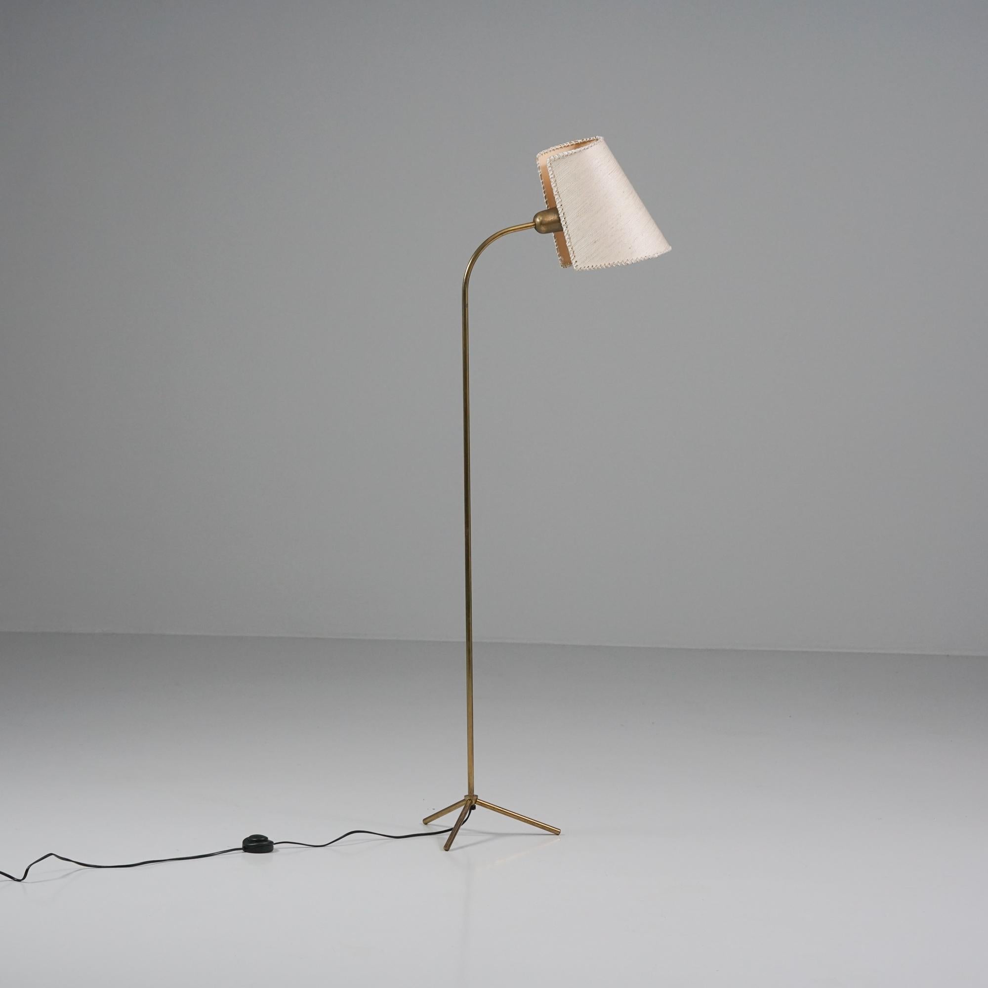 Scandinave moderne Lampadaire moderne scandinave, Finlande, années 1950 en vente