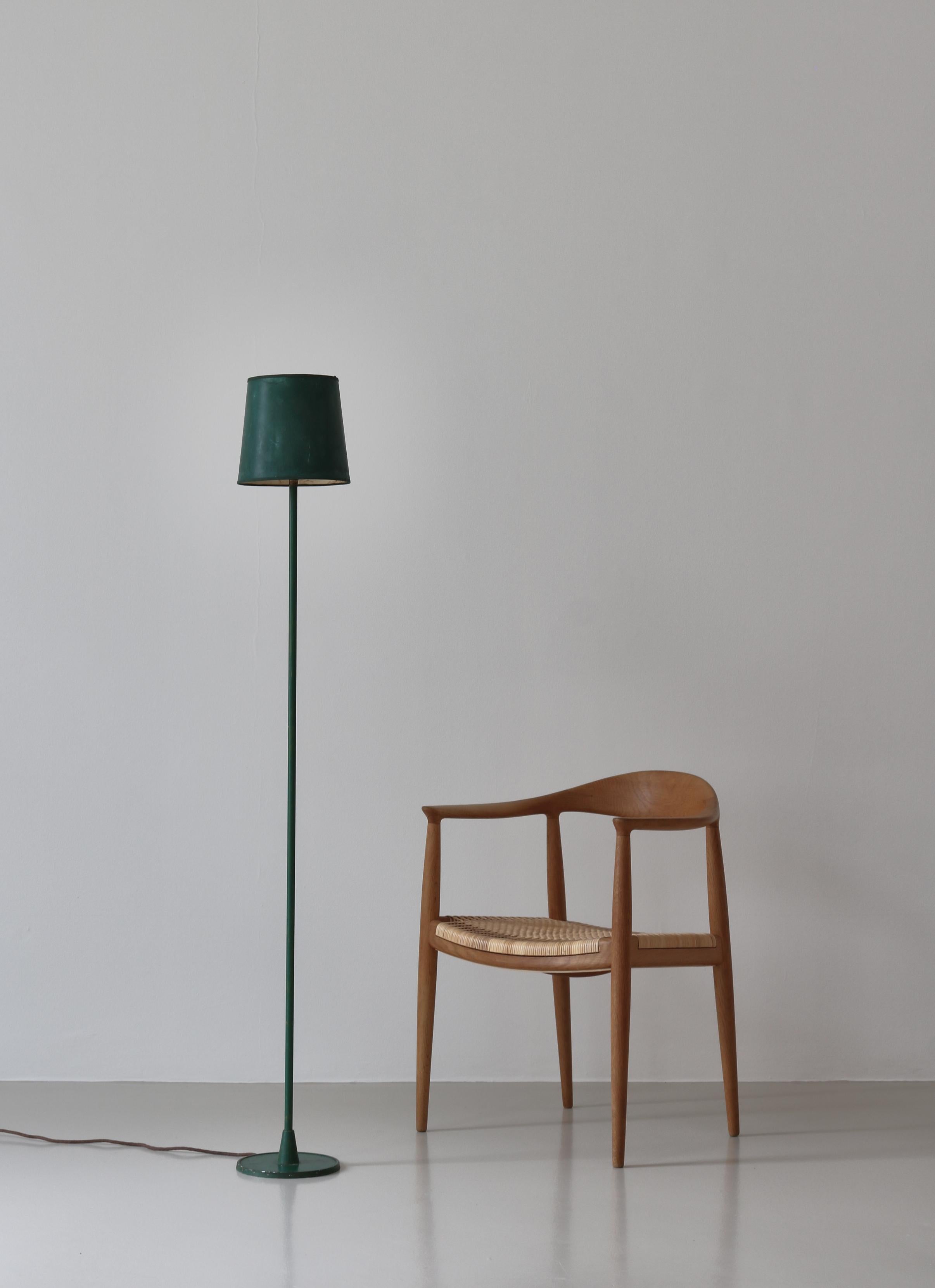 Scandinavian Modern Floor Lamp Green Lacquered Metal, 1940s For Sale 10