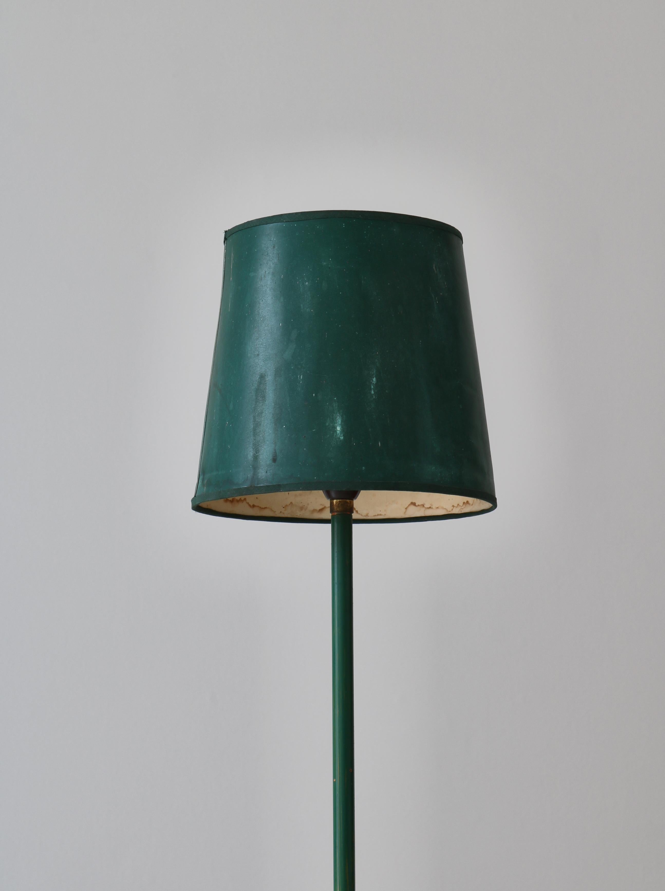 Scandinavian Modern Floor Lamp Green Lacquered Metal, 1940s For Sale 2