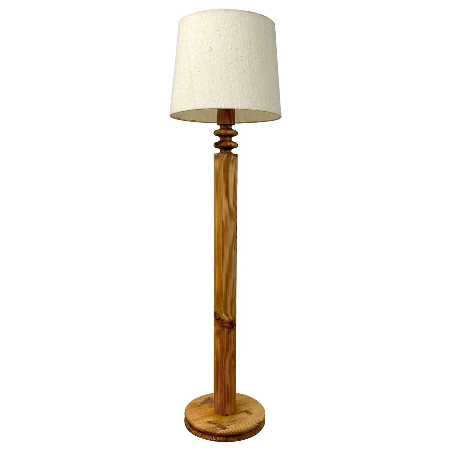 Scandinavian Modern Floor Lamp in Pine Uno Kristiansson, Sweden, 1970s