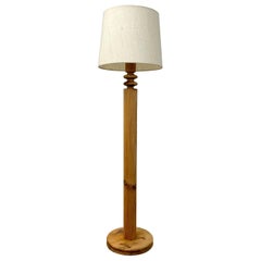 Scandinavian Modern Floor Lamp in Pine Uno Kristiansson, Sweden, 1970s