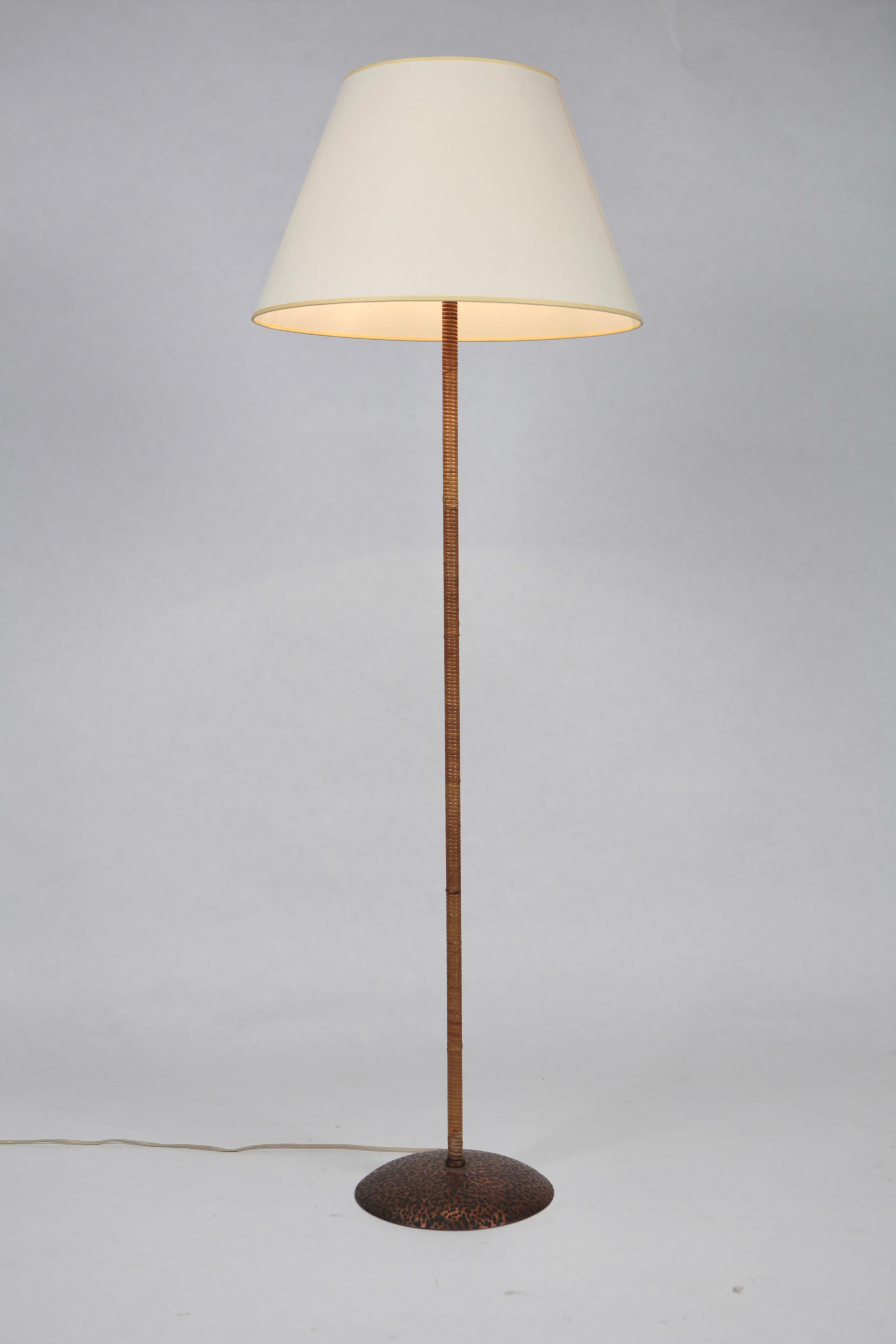 Scandinavian Modern Floor-Lamp, Rattan & Hammered Copper Base, Finland 1940s 2