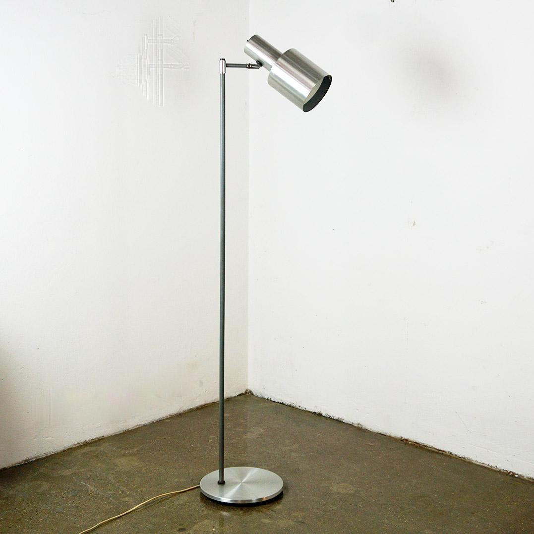 Skandinavische Moderne Stehlampe, Studio von Jo Hammerborg für Fog und Morup (Metall) im Angebot