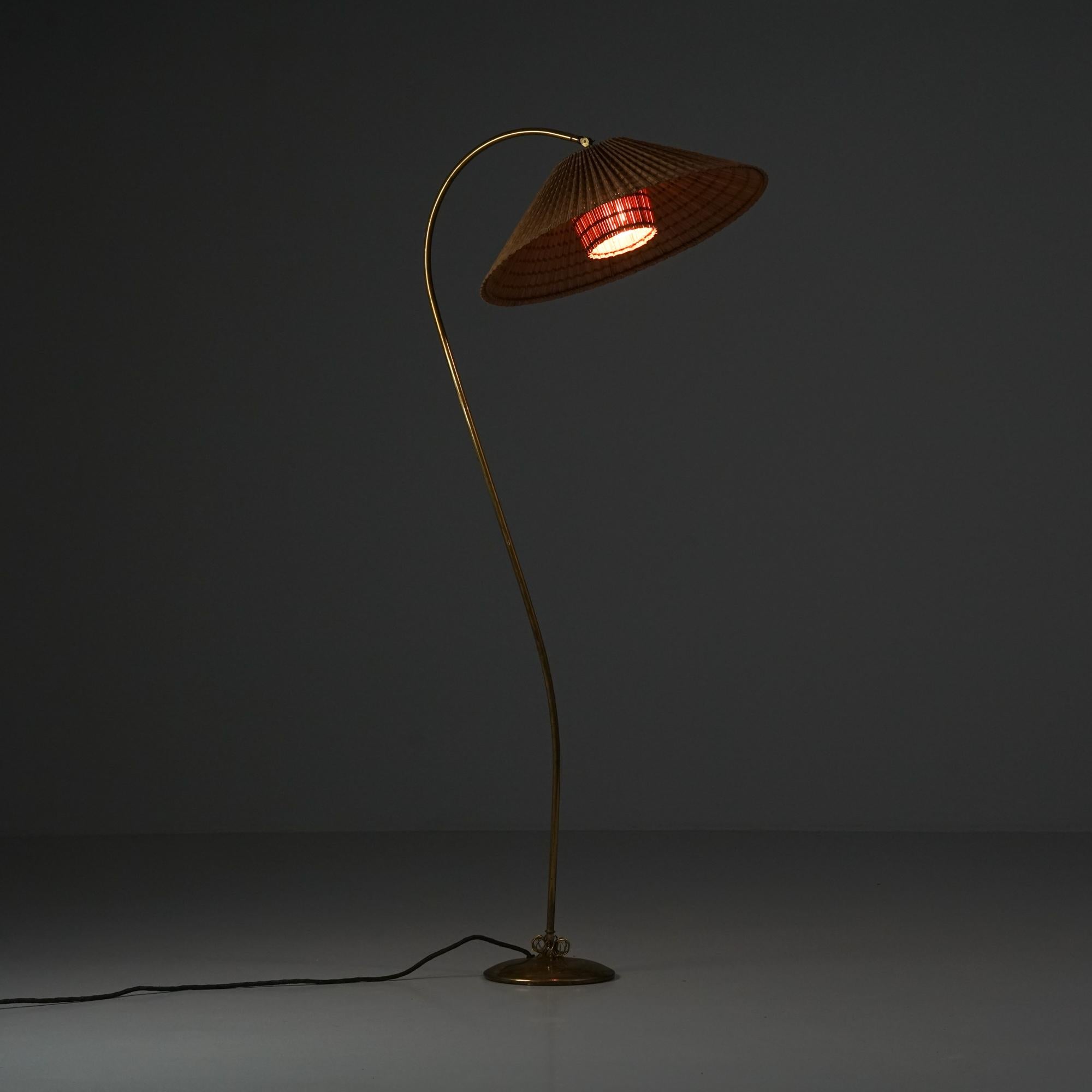 Laiton Lampadaire The Modern Scandinavian, V.I.I., Finlande, années 1940/1950 en vente