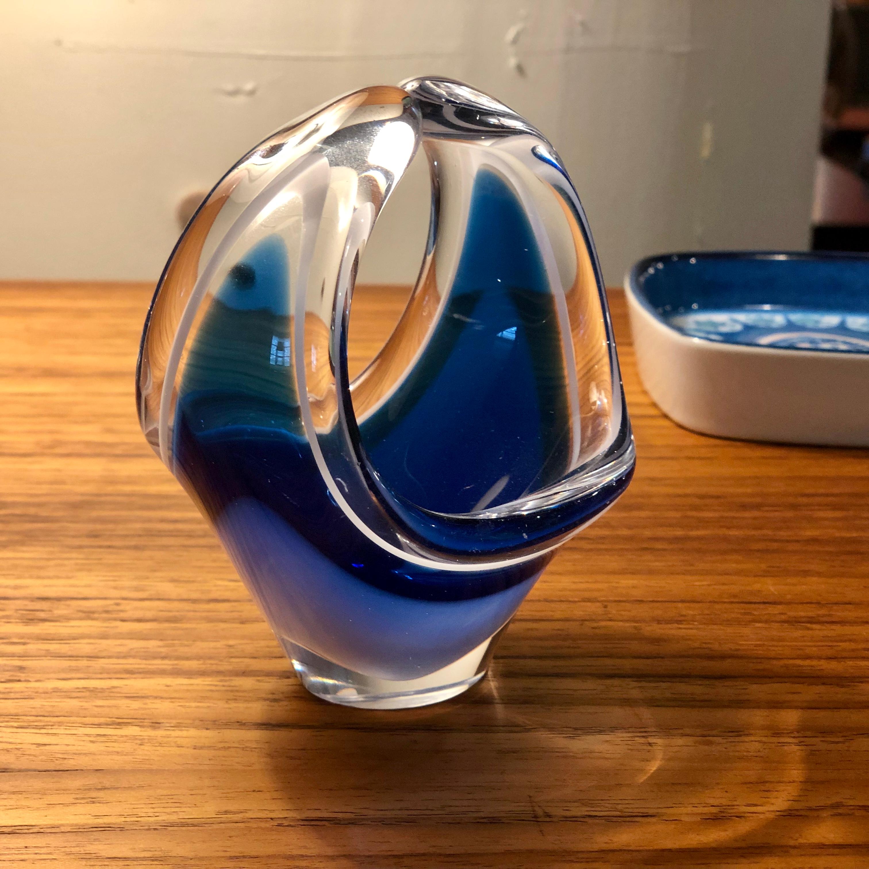 Scandinavian Modern Flygsfors Coquille Vase In Excellent Condition In Minneapolis, MN