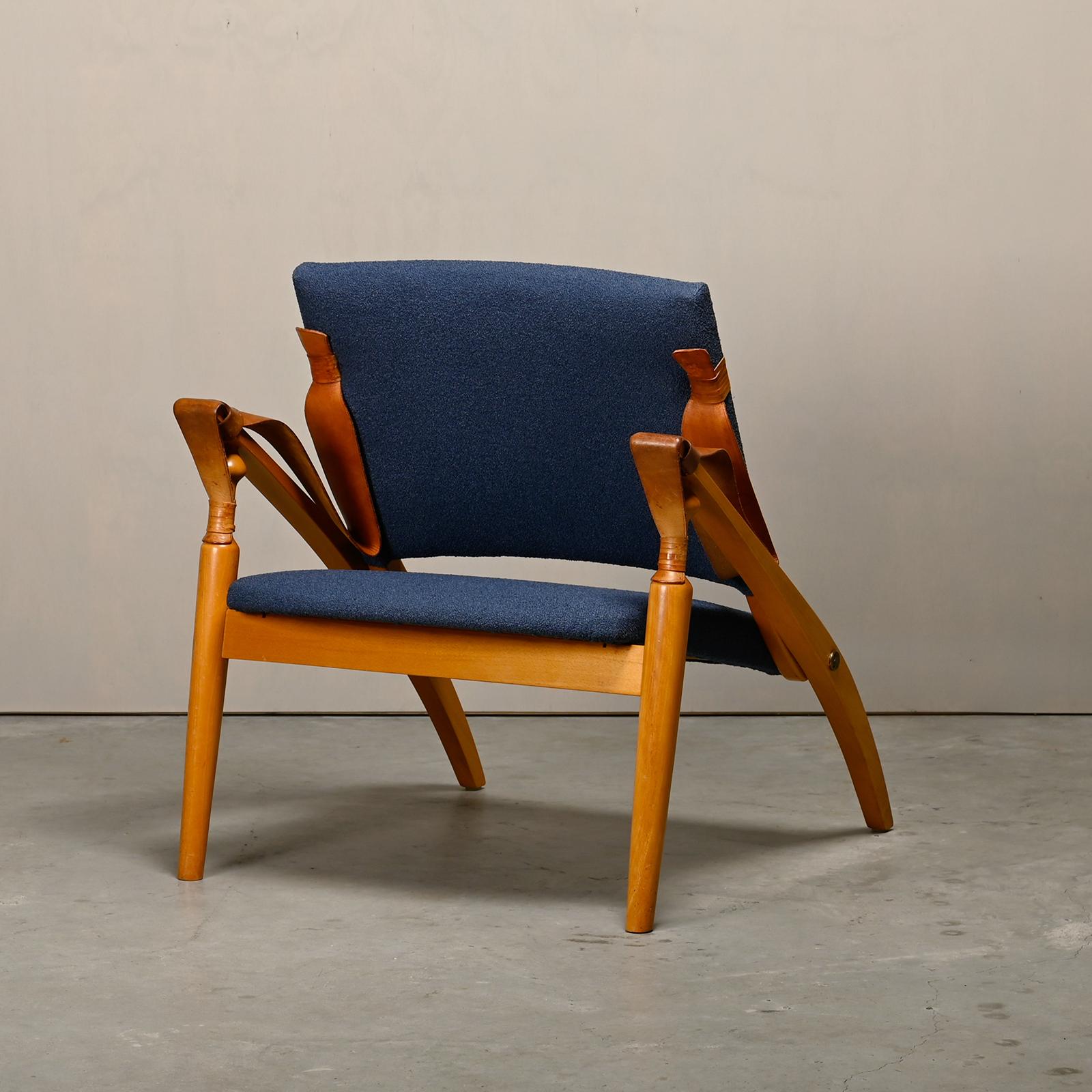Sedia da salotto Safari pieghevole The Modern Scandinavian in legno di faggio e tessuto blu in vendita 11