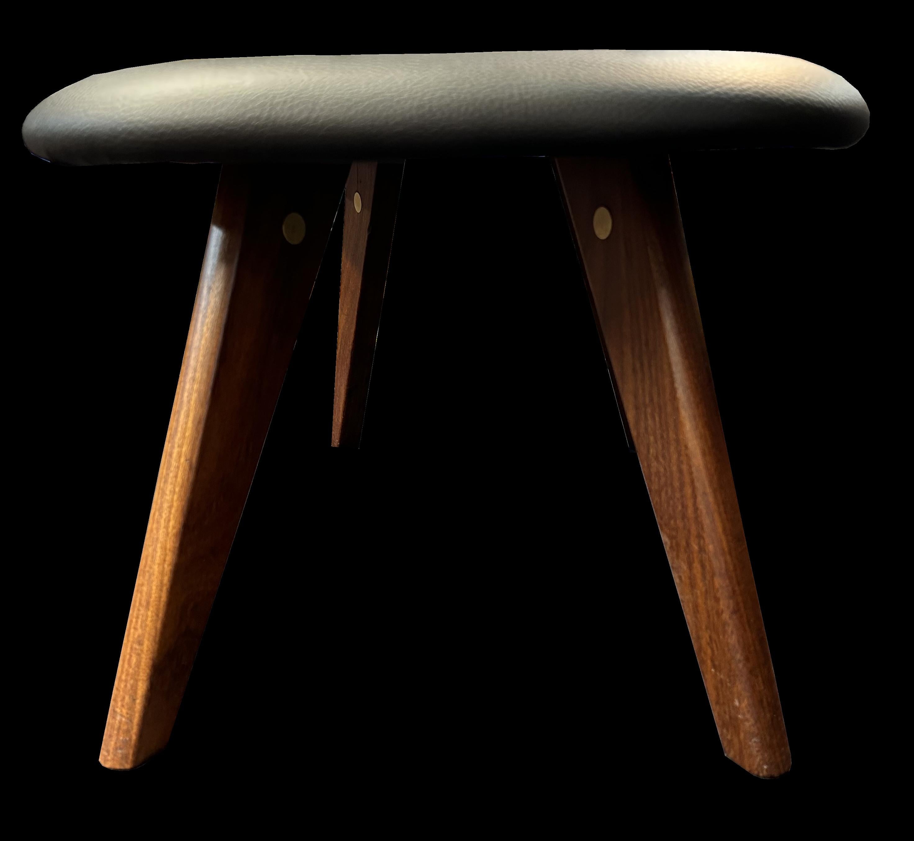 Scandinavo moderno Pouf moderno scandinavo in teak in vendita