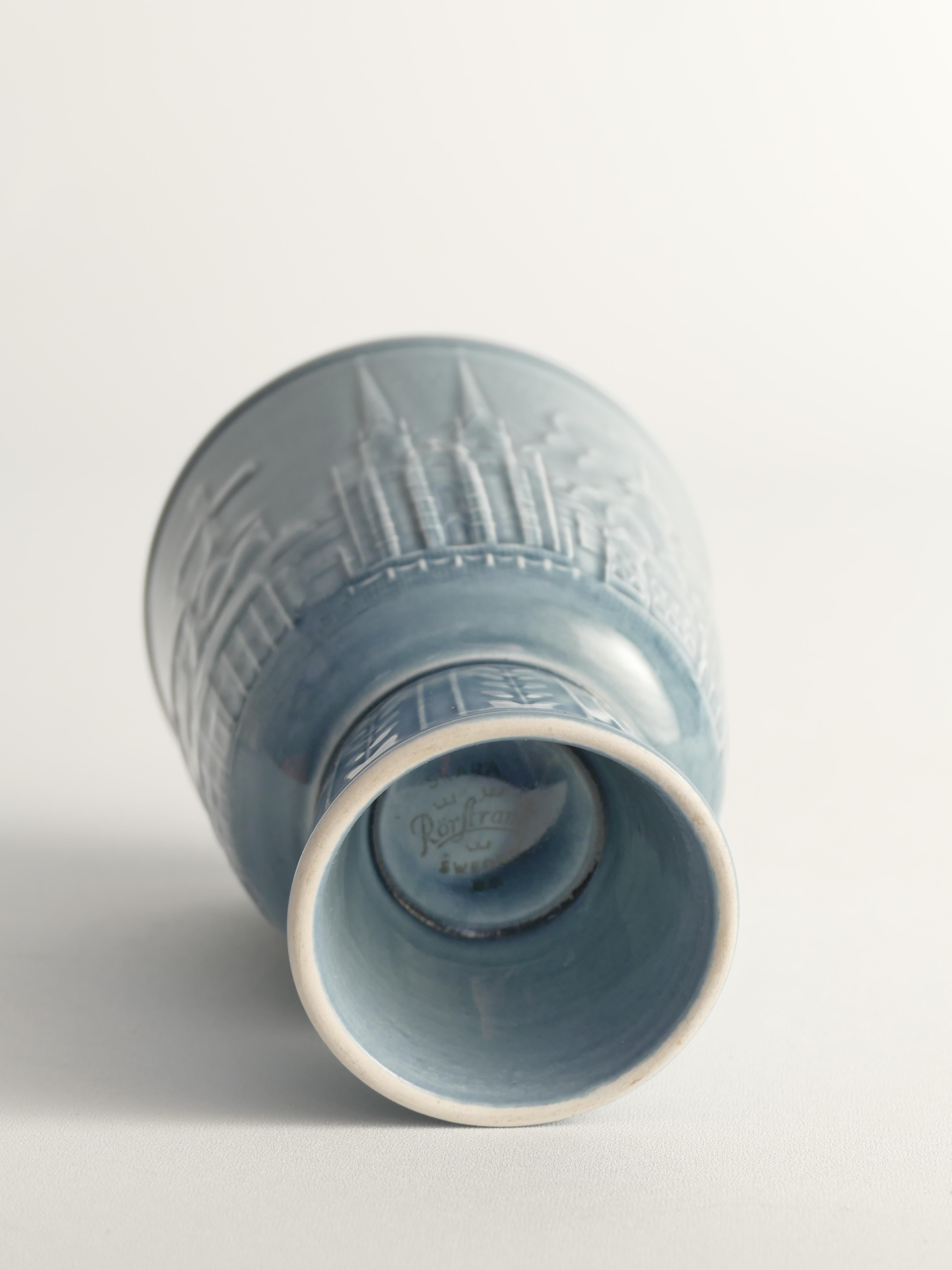 Vaso blu francese The Modern Scandinavian di Gunnar Nylund per Rörstrand, Svezia 1950 in vendita 3
