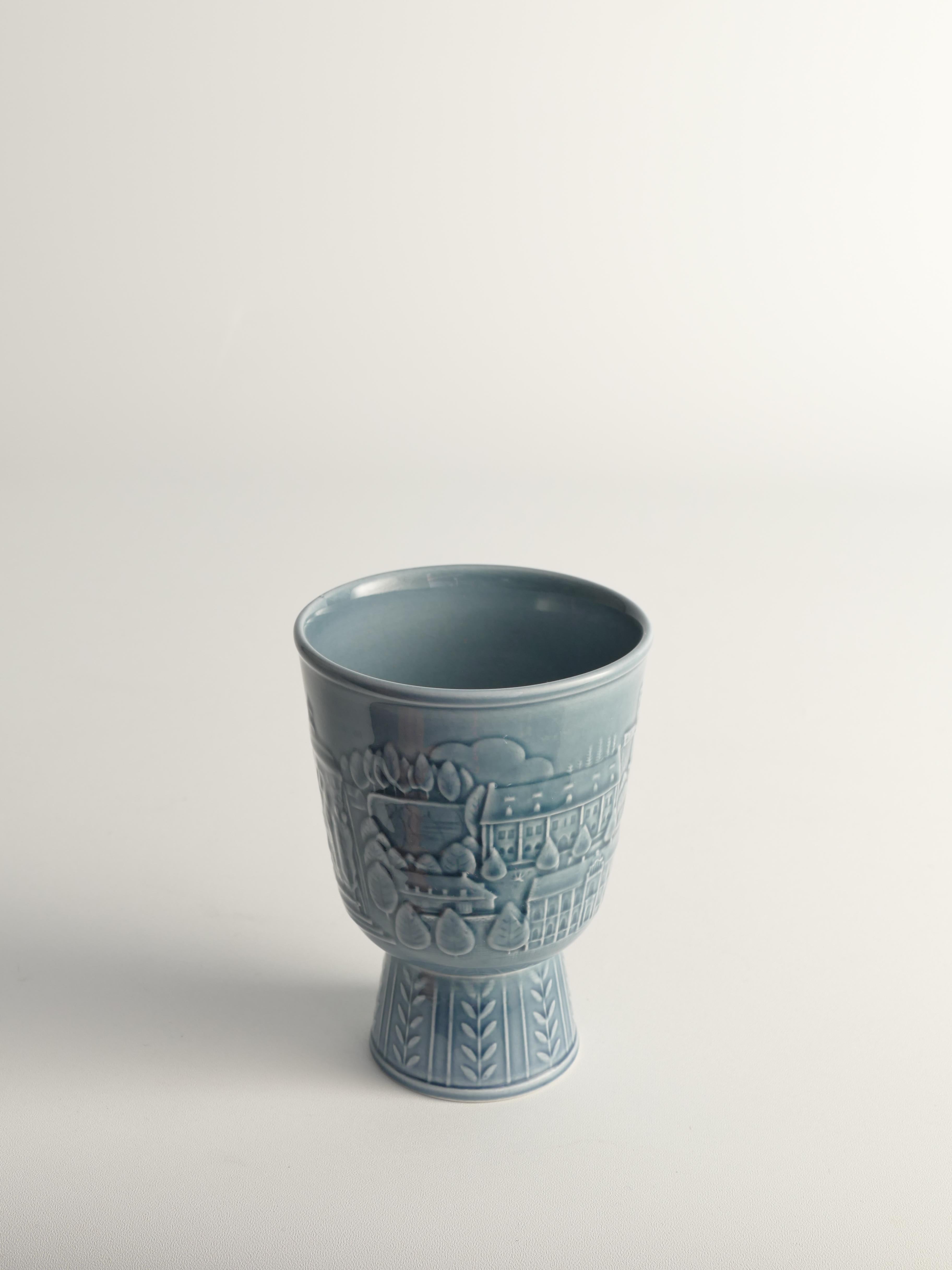 Scandinavo moderno Vaso blu francese The Modern Scandinavian di Gunnar Nylund per Rörstrand, Svezia 1950 in vendita