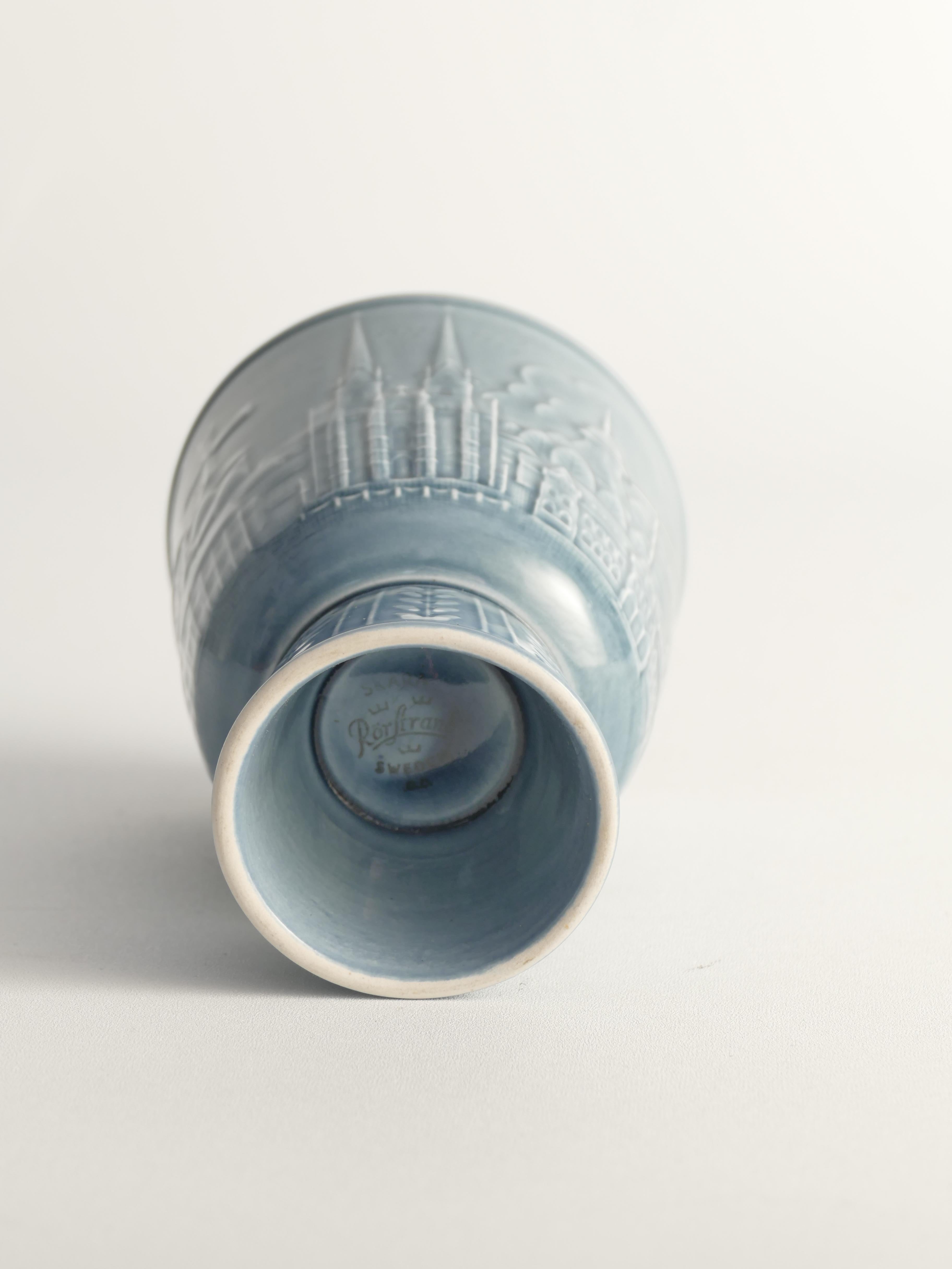 Vaso blu francese The Modern Scandinavian di Gunnar Nylund per Rörstrand, Svezia 1950 In condizioni buone in vendita a Grythyttan, SE
