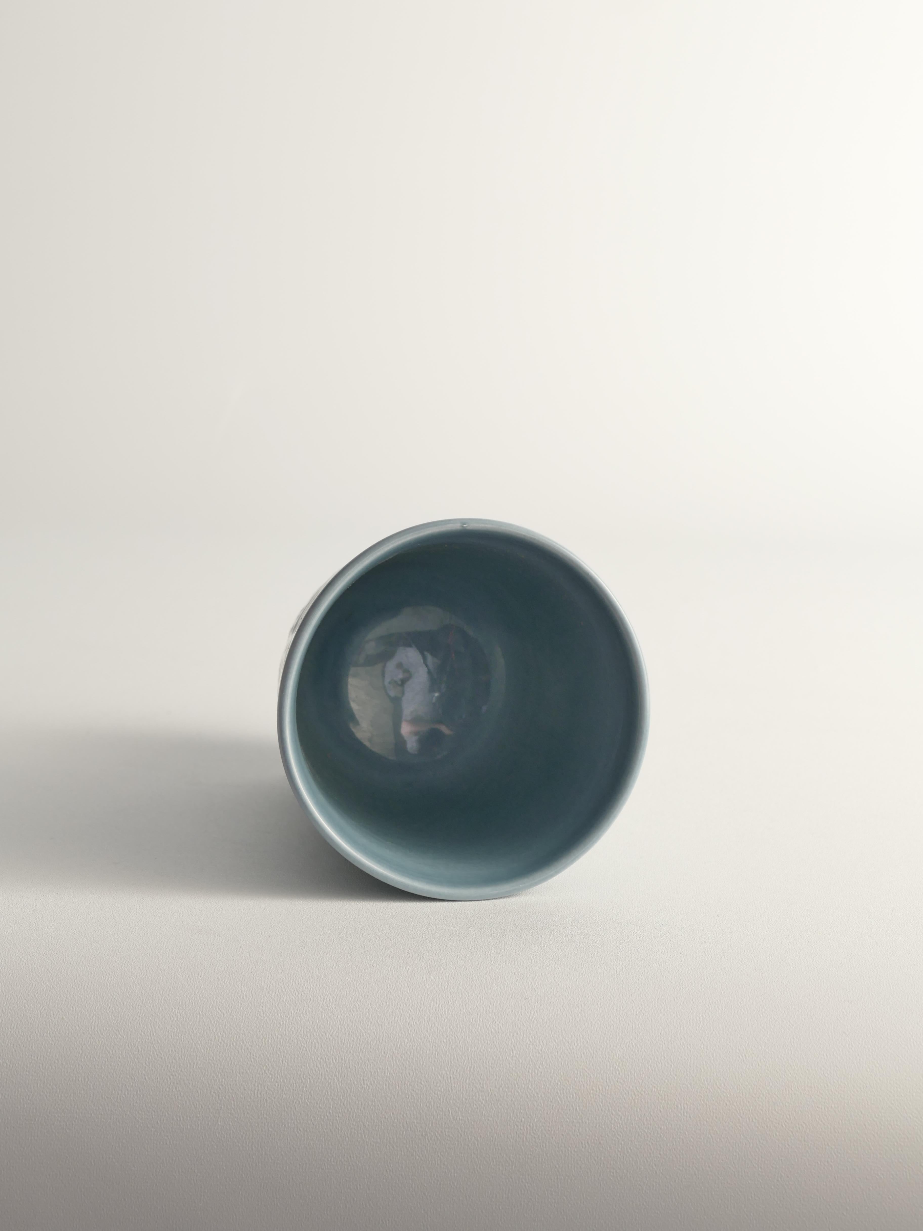 Metà XX secolo Vaso blu francese The Modern Scandinavian di Gunnar Nylund per Rörstrand, Svezia 1950 in vendita
