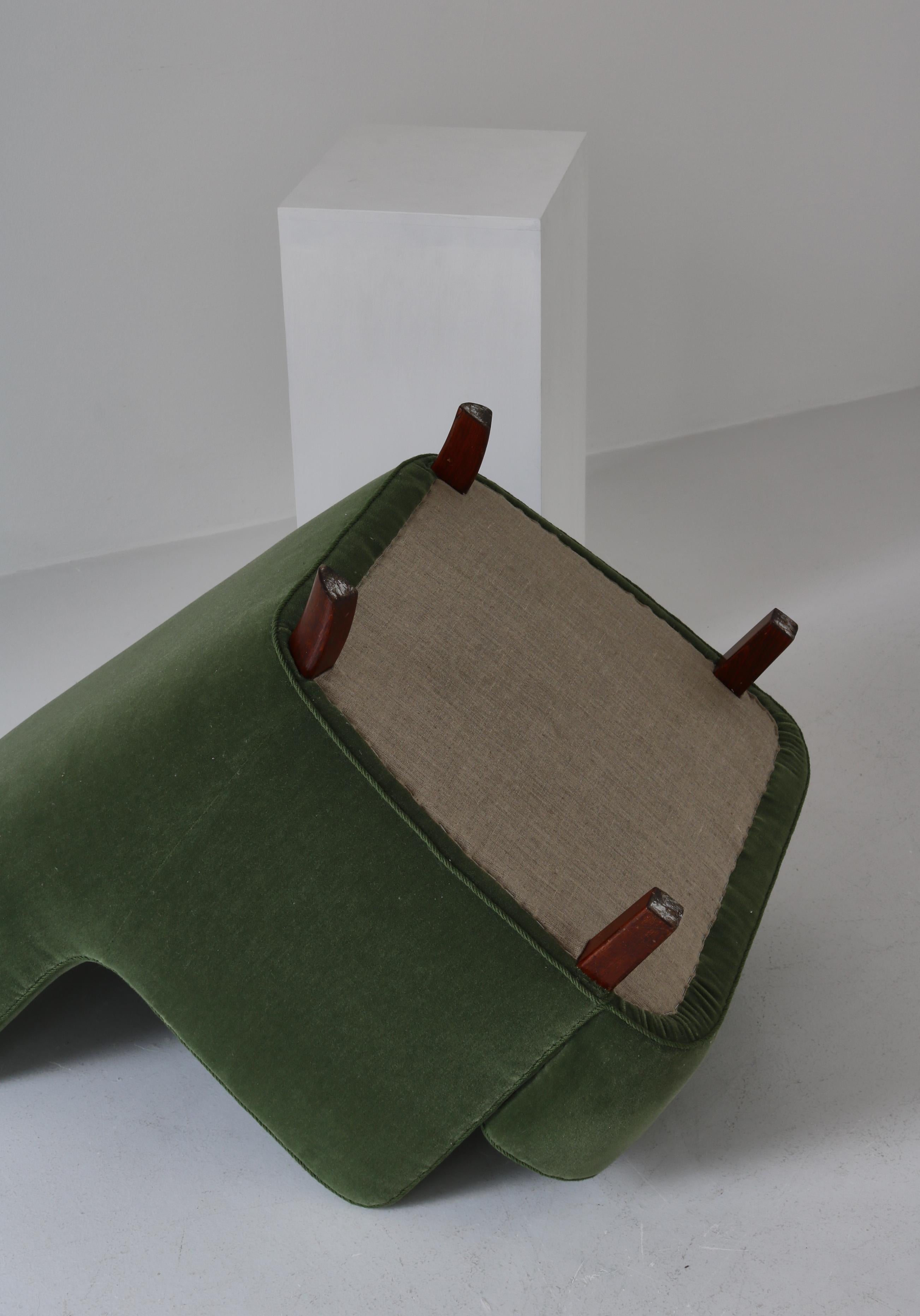Scandinavian Modern Fritz Hansen Easy Chair Green Mohair Velvet fabric, 1940s For Sale 11