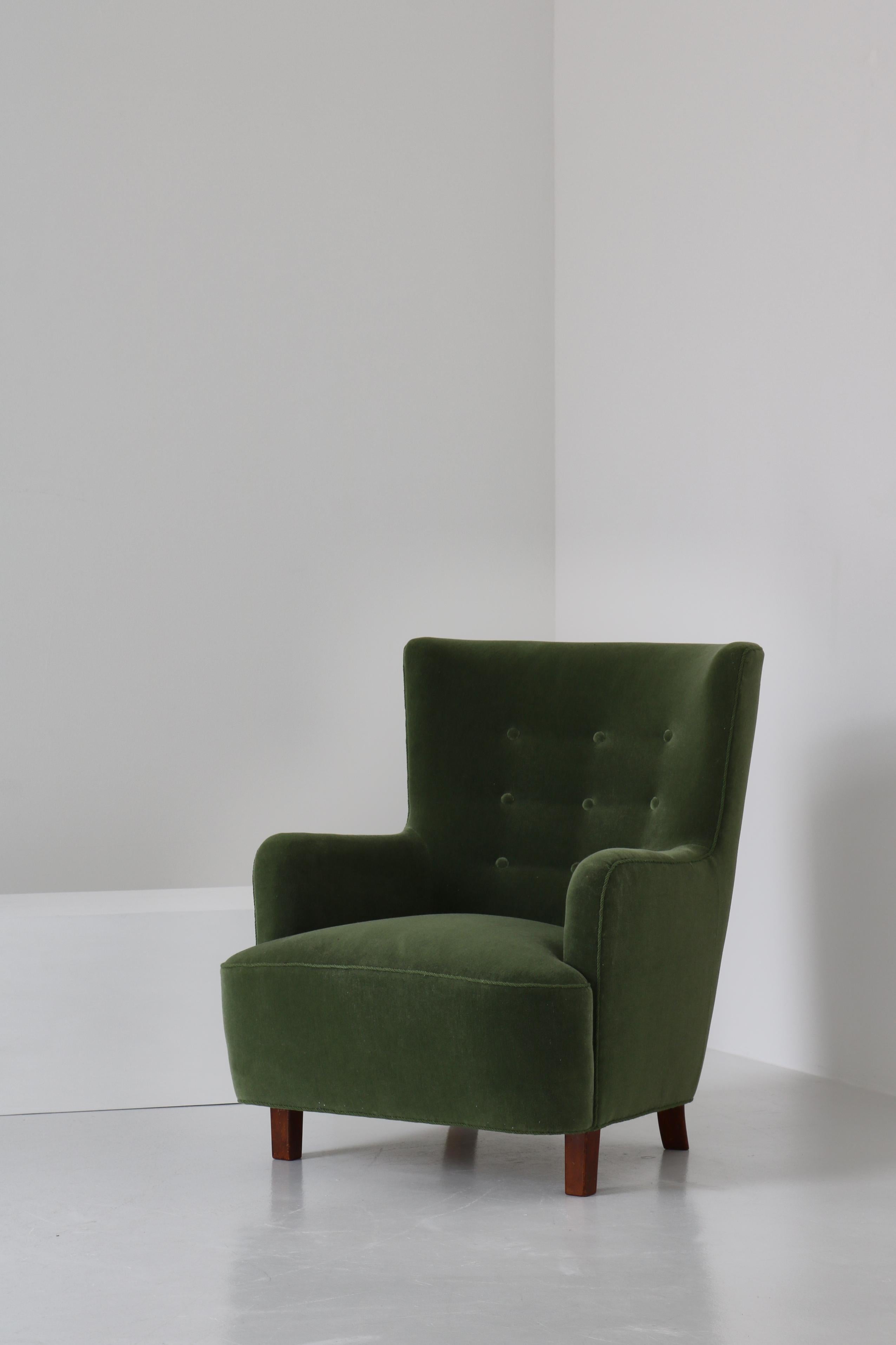 Danish Scandinavian Modern Fritz Hansen Easy Chair Green Mohair Velvet fabric, 1940s For Sale