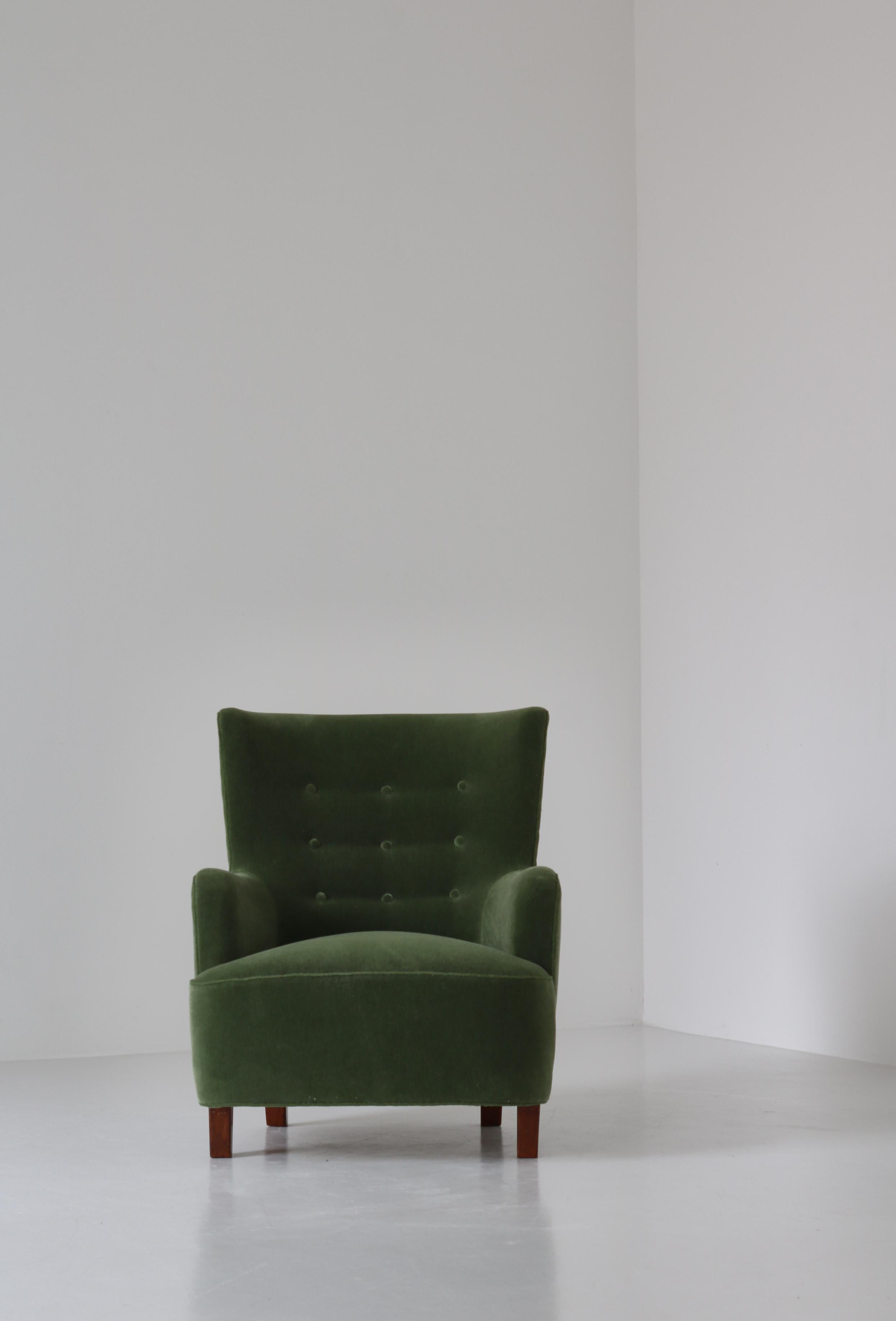 Mid-20th Century Scandinavian Modern Fritz Hansen Easy Chair Green Mohair Velvet fabric, 1940s For Sale
