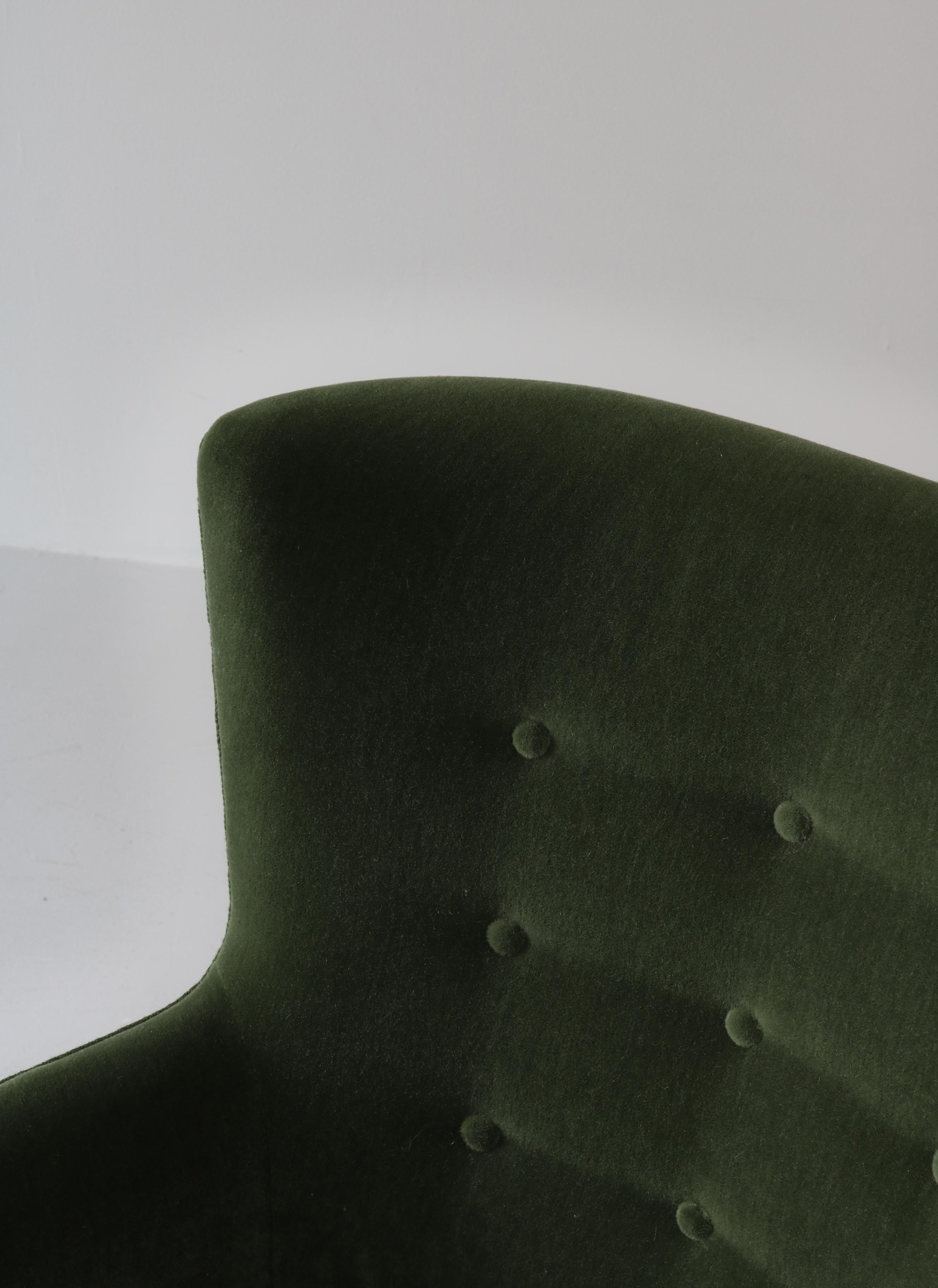 Scandinavian Modern Fritz Hansen Easy Chair Green Mohair Velvet fabric, 1940s For Sale 1