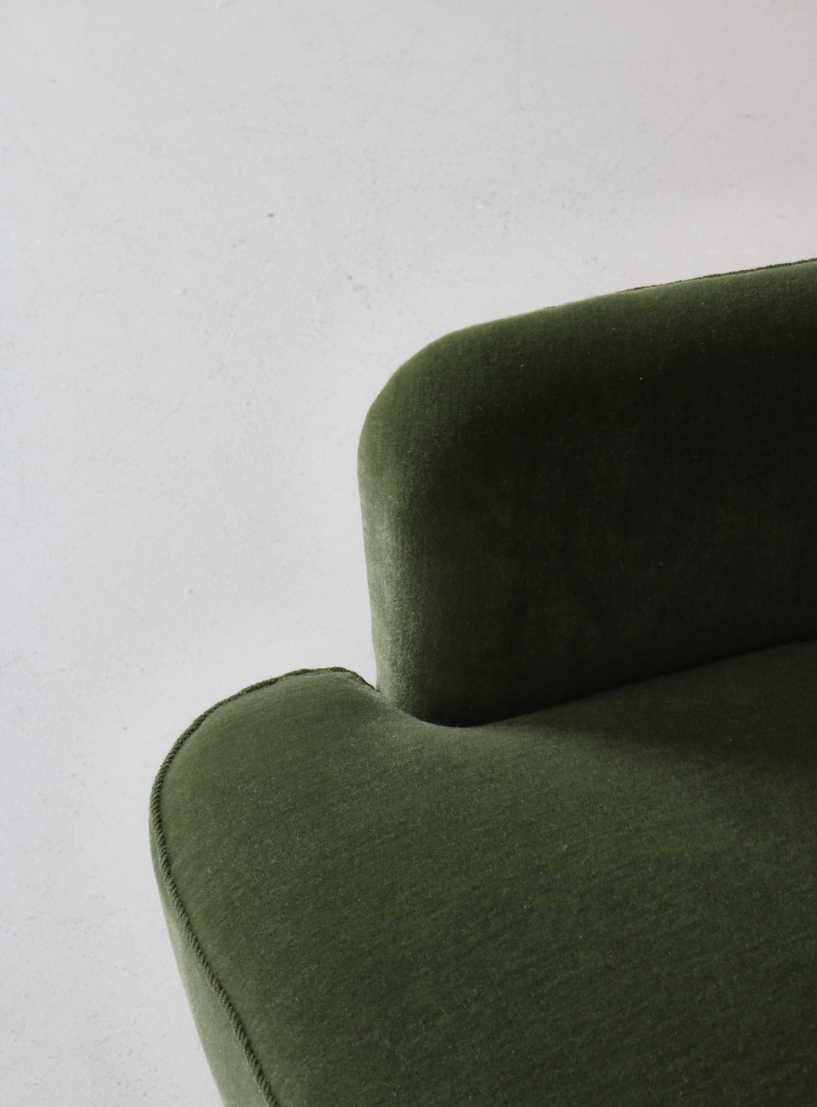 Skandinavischer moderner Fritz Hansen Easy Chair aus grünem Mohair-Samtstoff, 1940er Jahre im Angebot 1