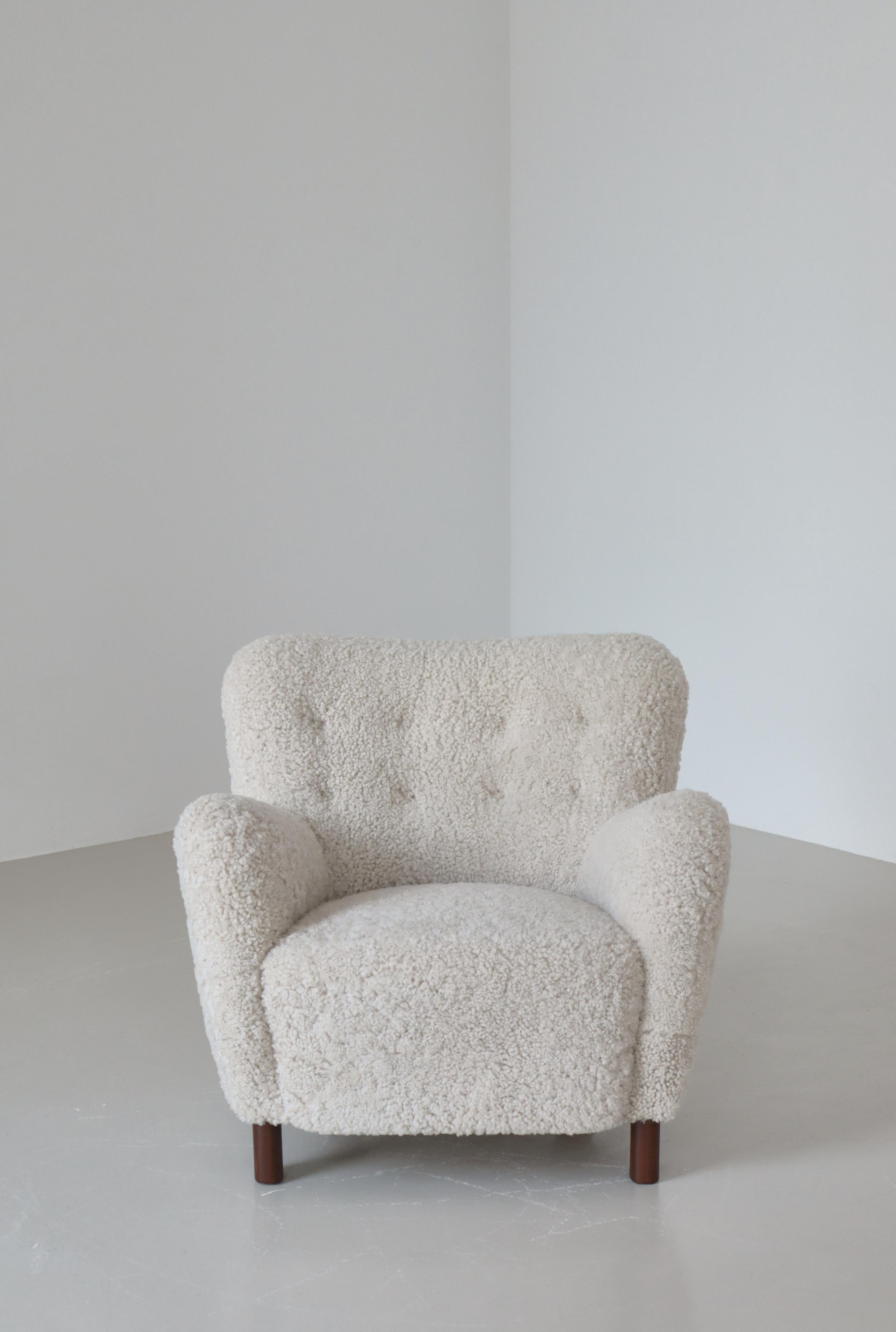 Scandinavian Modern Fritz Hansen Sheepskin Easy Chairs Model FH-1669 For Sale 7