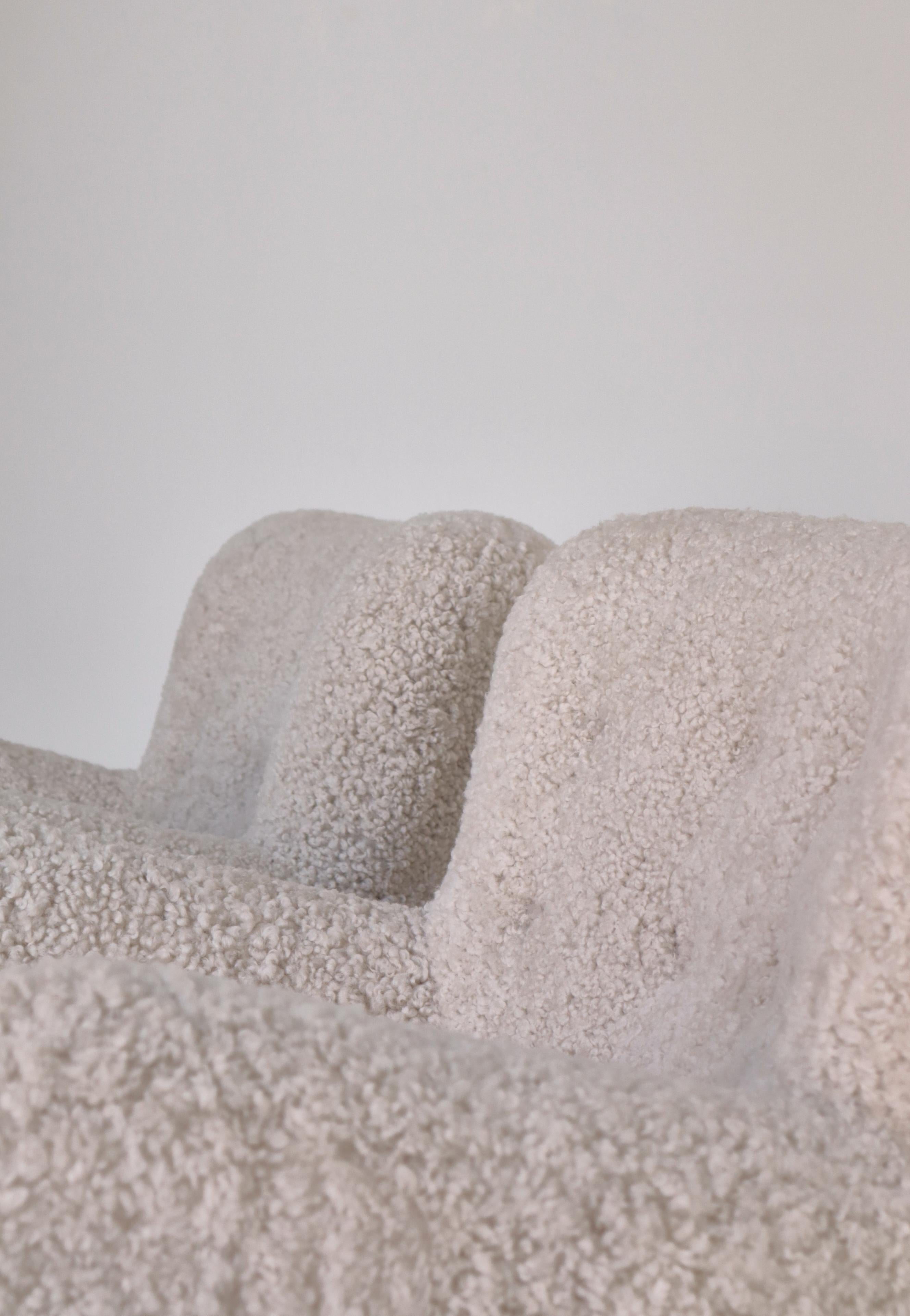 Scandinavian Modern Fritz Hansen Sheepskin Easy Chairs Model FH-1669 For Sale 8