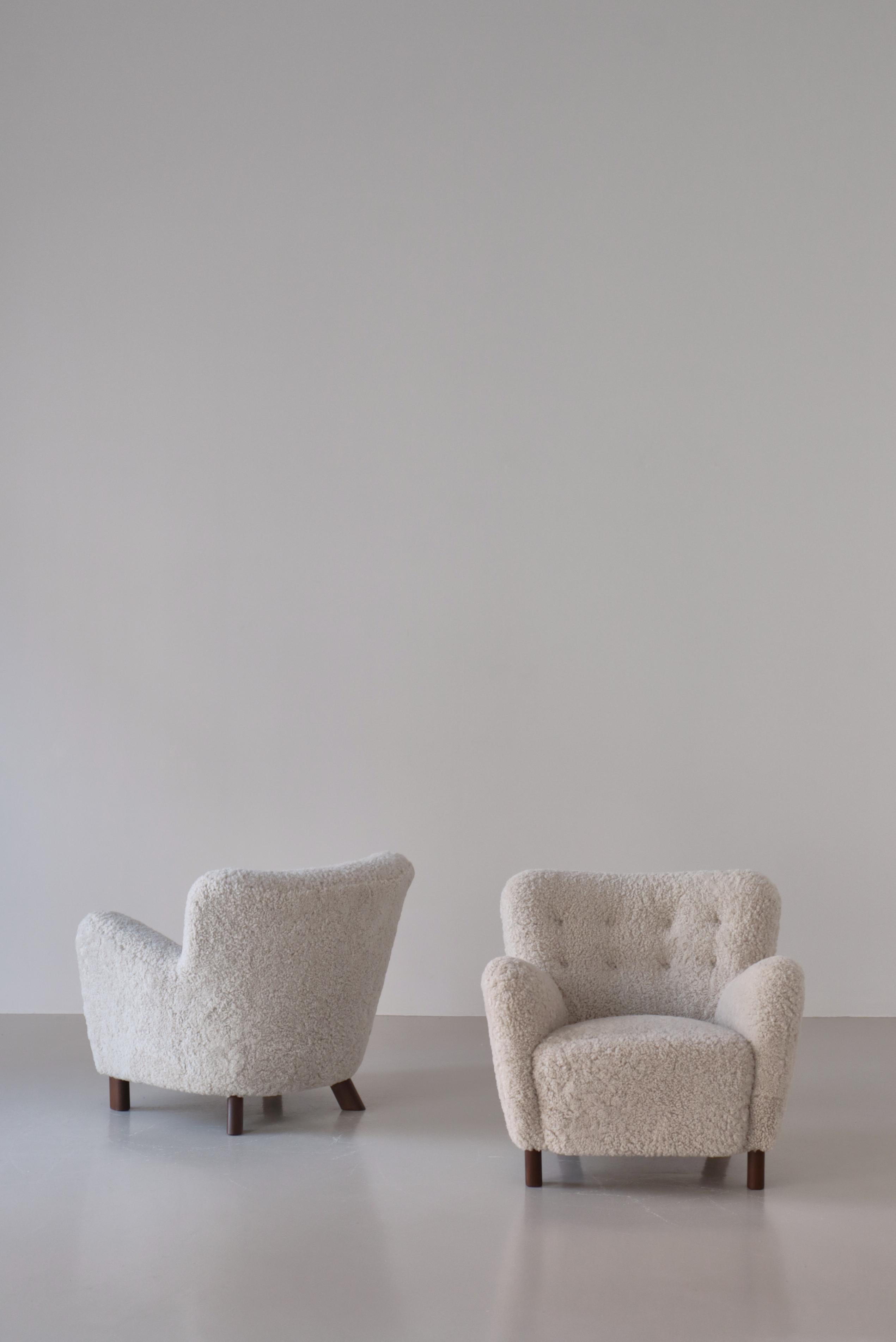 Scandinavian Modern Fritz Hansen Sheepskin Easy Chairs Model FH-1669 For Sale 13
