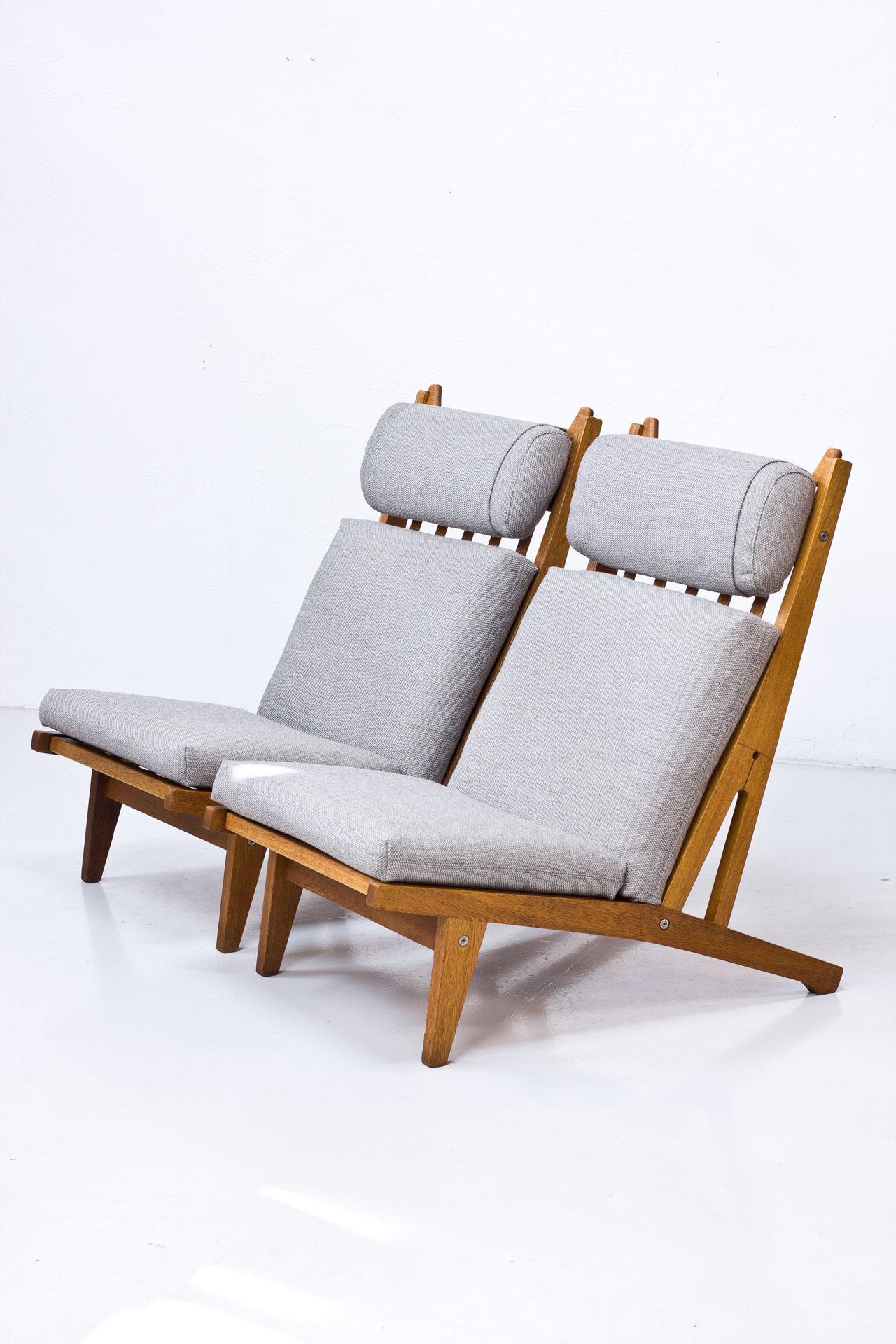 Wool Scandinavian Modern GE-375 Pair of Lounge Chairs, Hans Wegner for GETAMA Denmark