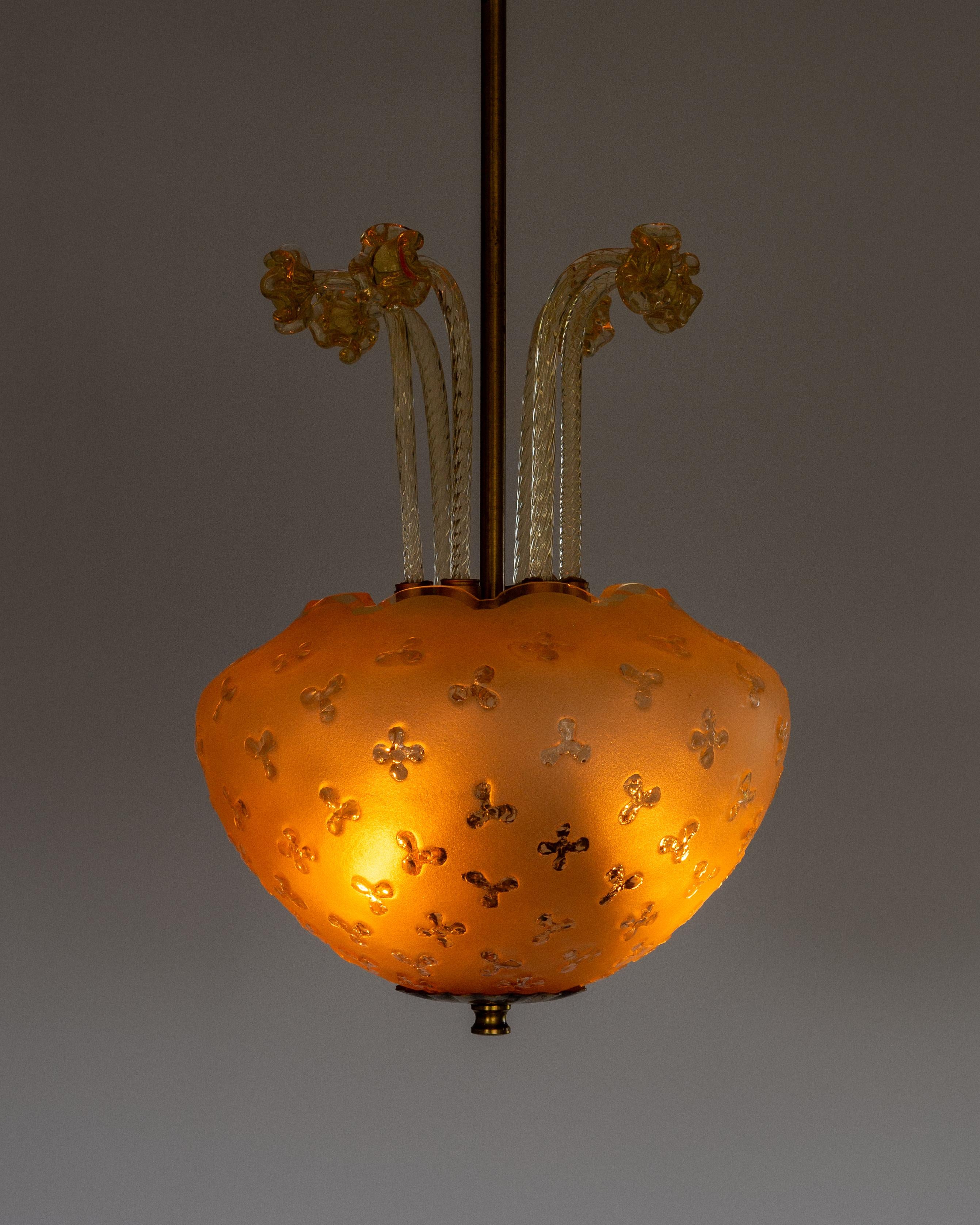 Svedese Candelabro moderno scandinavo in vetro e ottone di Orrefors, anni '40 in vendita