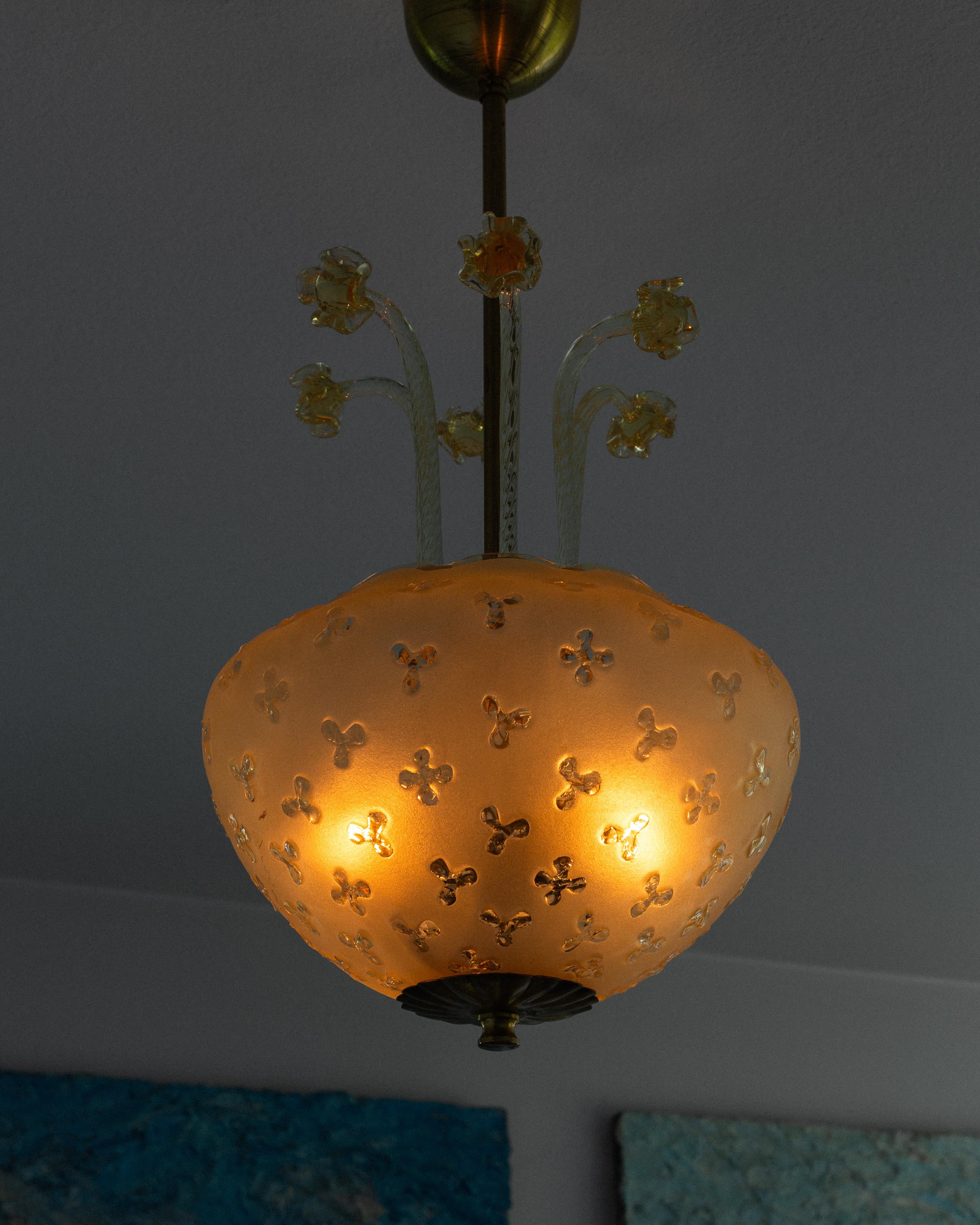 Metà XX secolo Candelabro moderno scandinavo in vetro e ottone di Orrefors, anni '40 in vendita