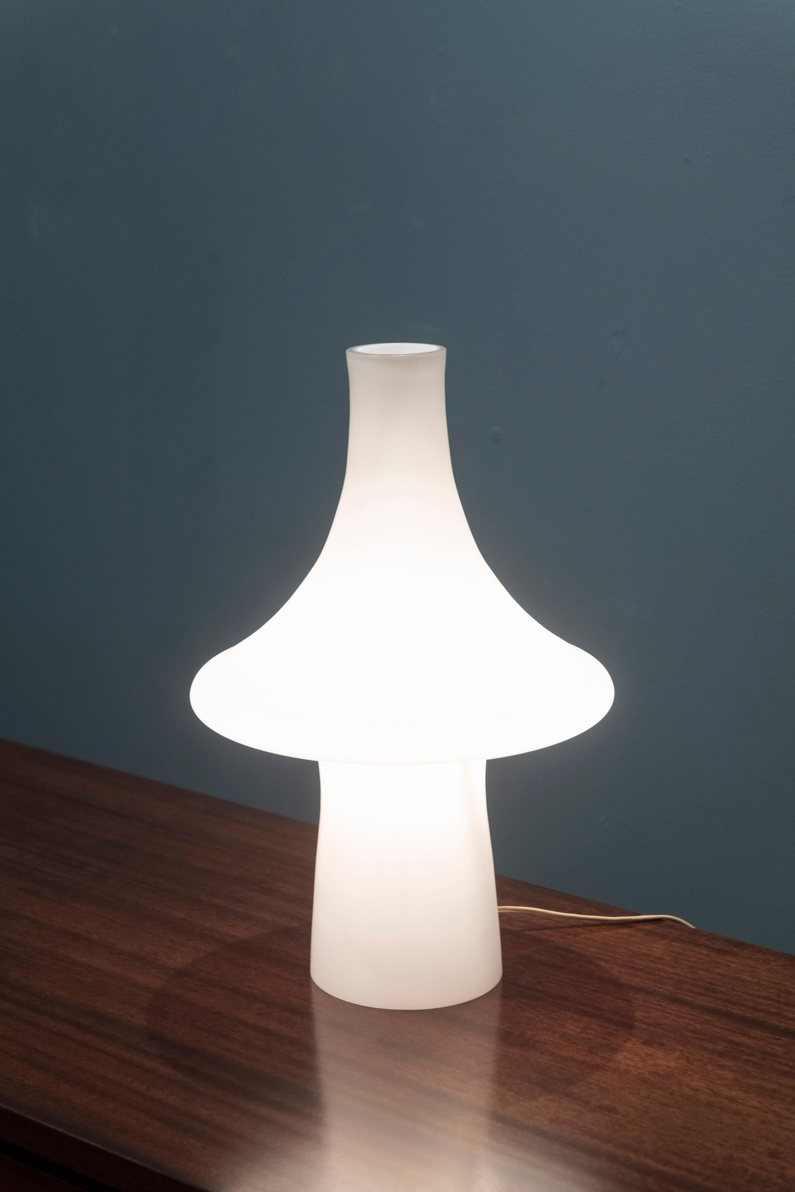 Verre d'art Lampe de bureau en verre moderne scandinave en vente