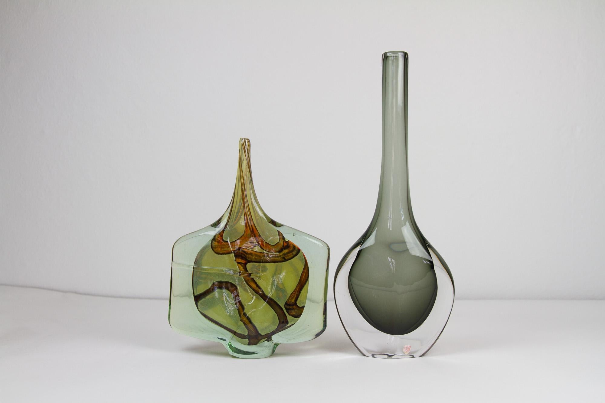 Scandinavian Modern Glass Vase by Nils Landberg for Orrefors, 1950s For Sale 7