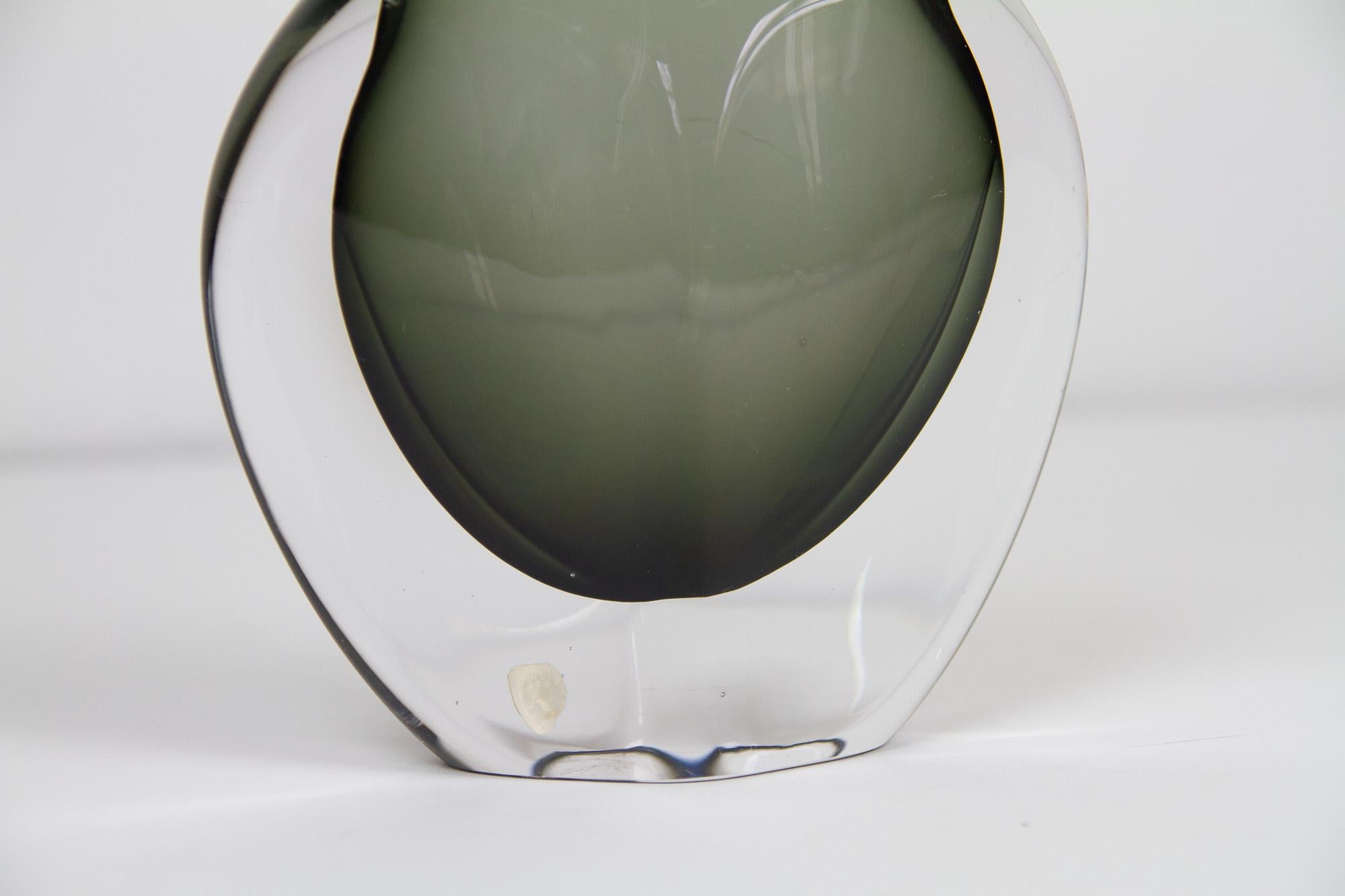 Scandinavian Modern Glass Vase by Nils Landberg for Orrefors, 1950s 1