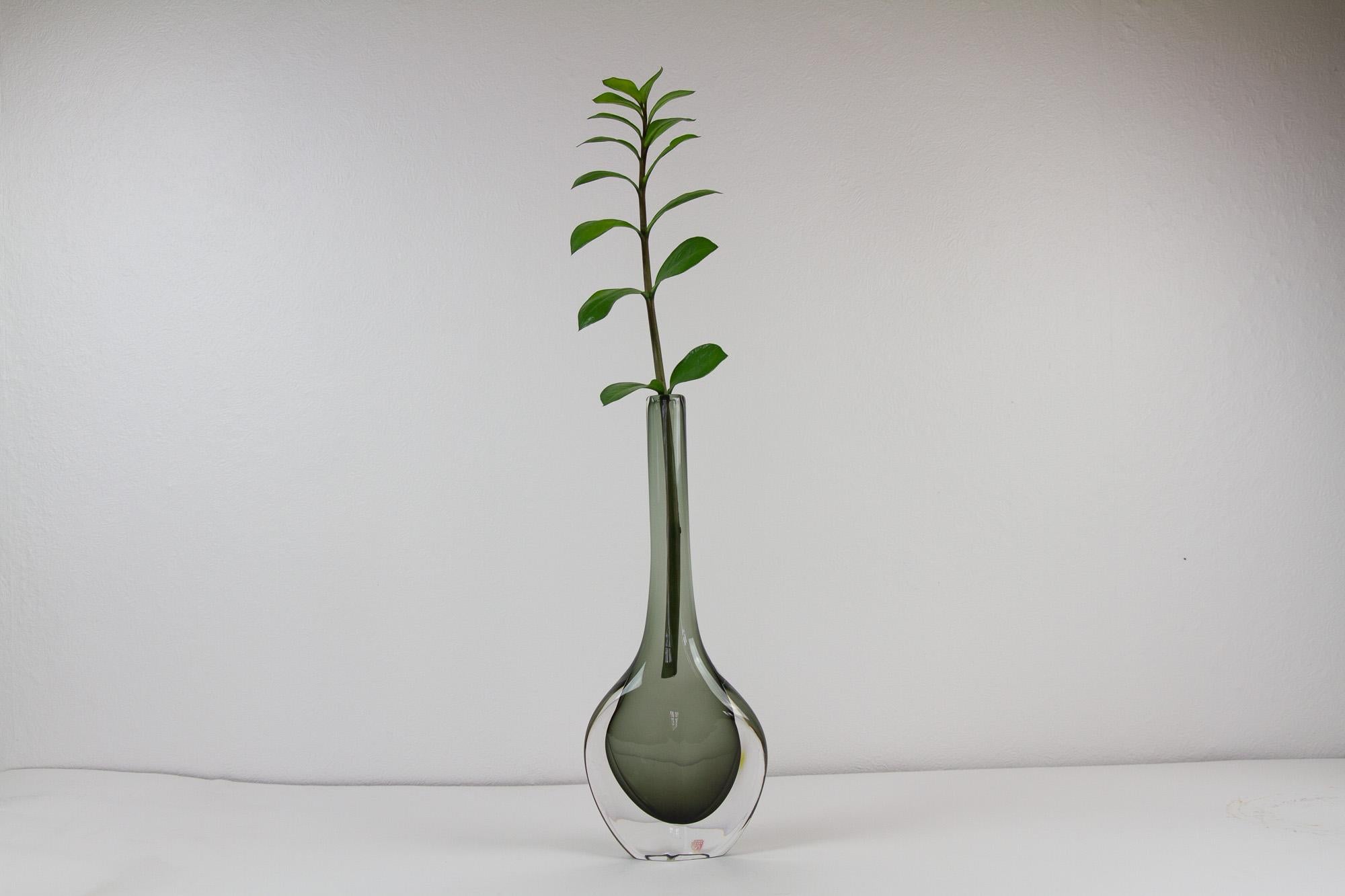Scandinavian Modern Glass Vase by Nils Landberg for Orrefors, 1950s 2