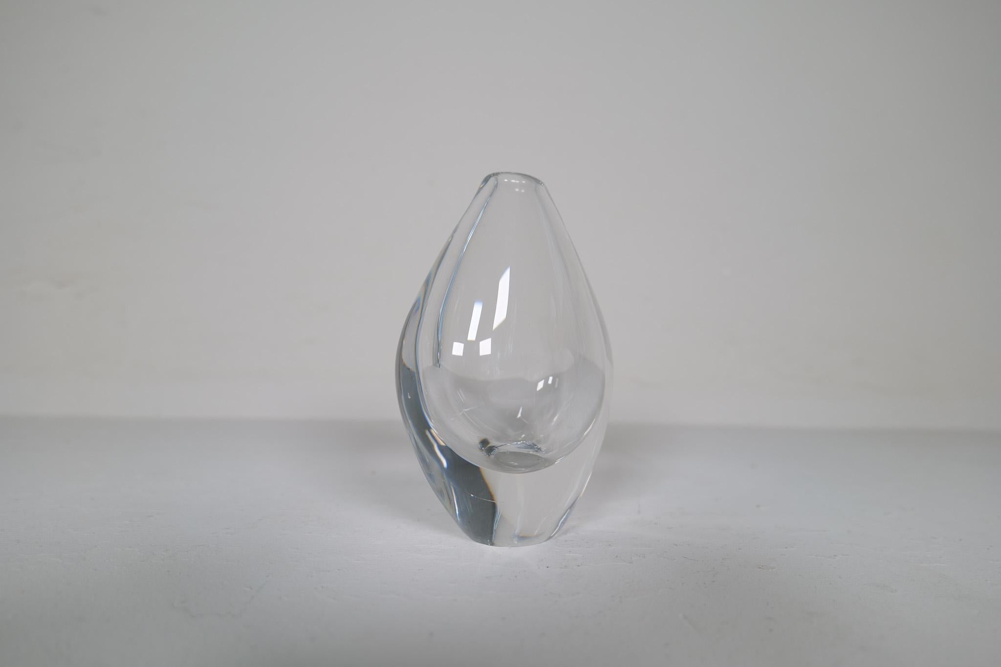 Scandinavian Modern Glass Vases Orrefors  Erika Lagerbielke, Sweden For Sale 5