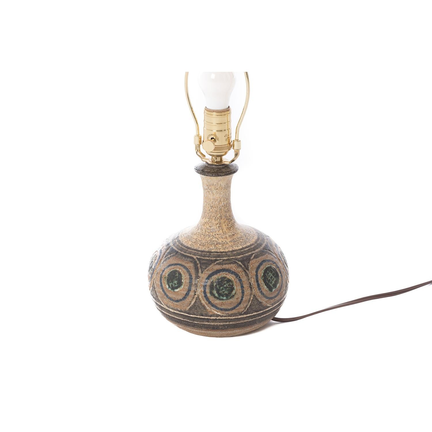 Scandinavian Modern Glazed Stoneware Table Lamp 4