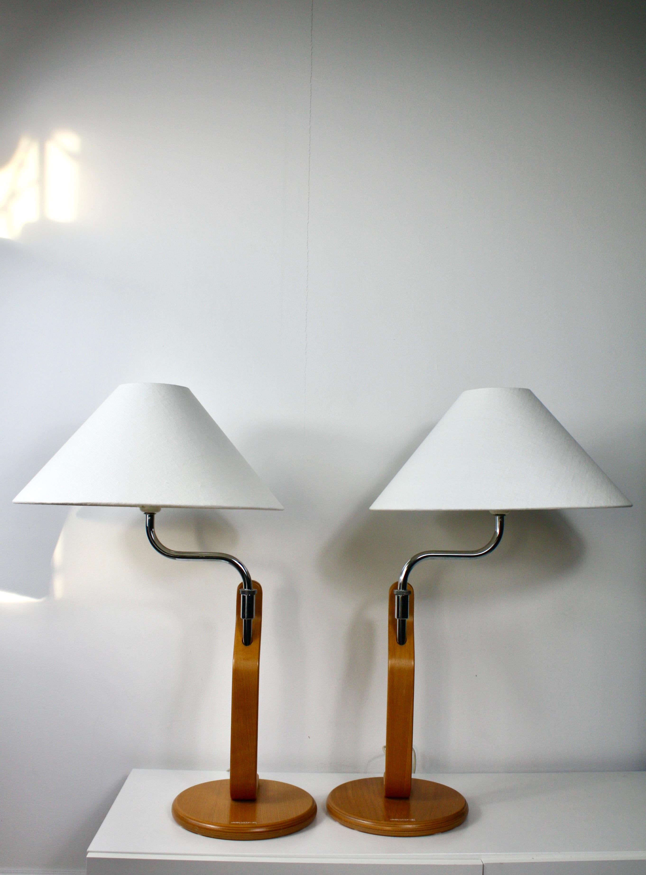 Magnifique lampe de table intemporelle 