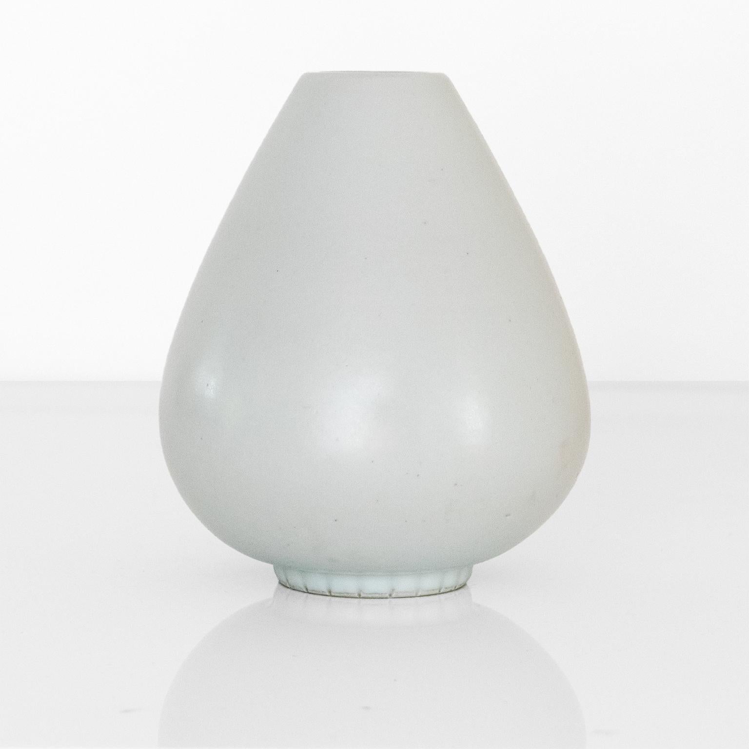 Scandinavian Modern Group of 3 Gunnar Nylund Vases in Light and Dark Glazes For Sale 5