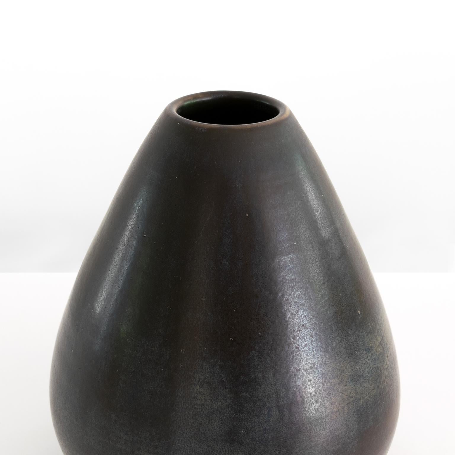 Scandinavian Modern Group of 3 Gunnar Nylund Vases in Light and Dark Glazes For Sale 3
