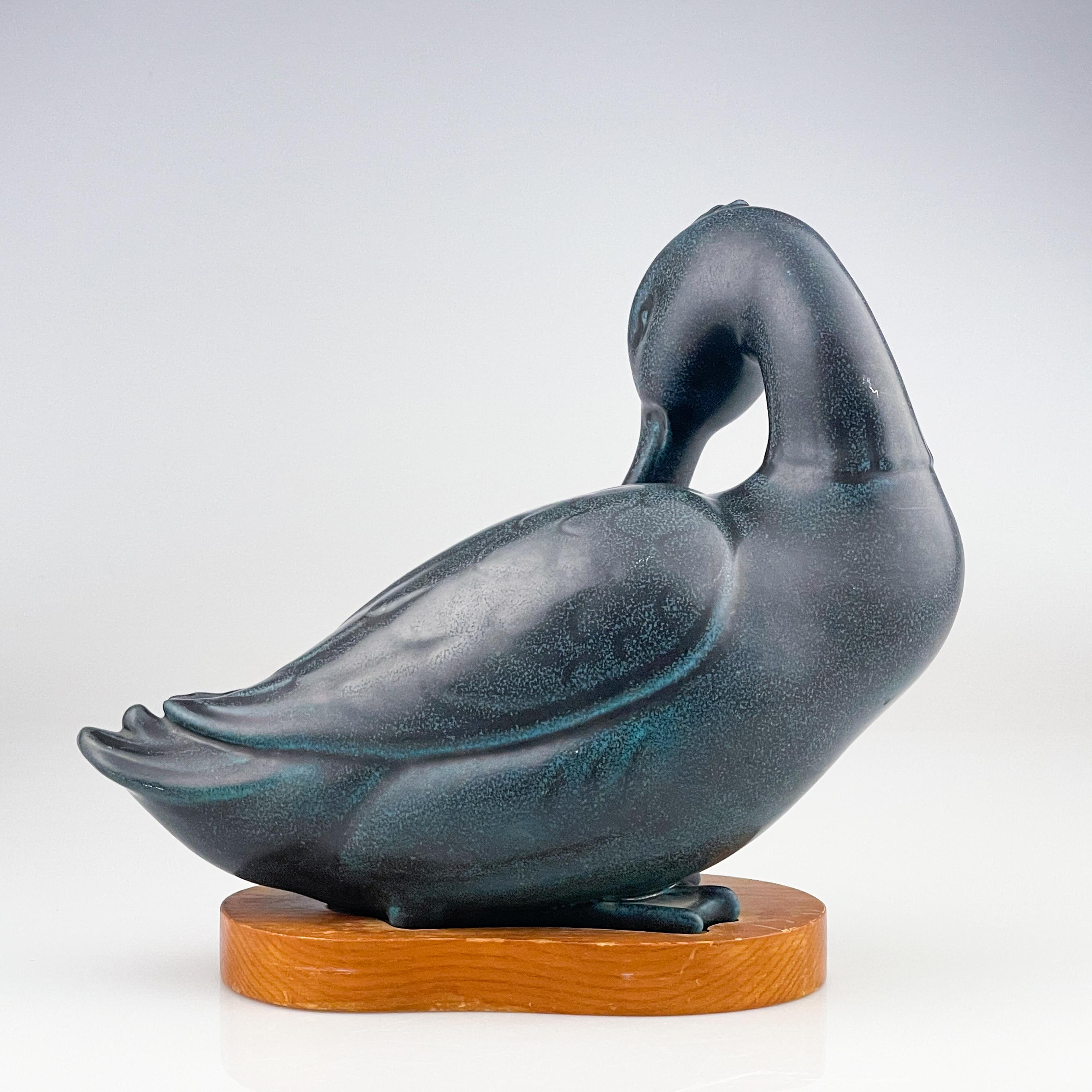Scandinavian Modern Gunnar Nylund Stoneware Duck Sculpture Rörstrand ca 1950 In Good Condition In EL Waalre, NL