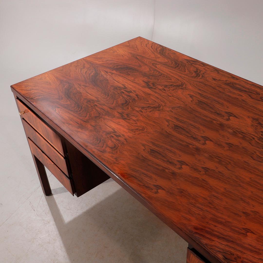 Scandinavian Modern Gunni Omann Rosewood Desk For Sale 2