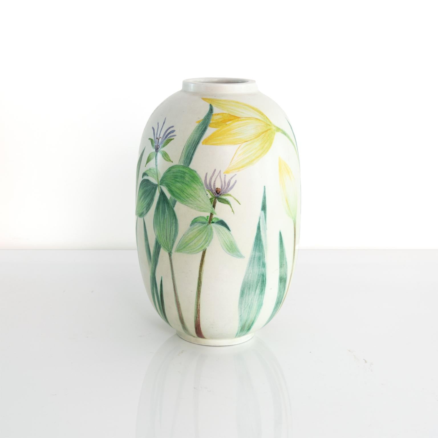 Scandinavian Modern hand painted ceramic vases by Carl-Harry Stålhane, Rorstrand In Good Condition In New York, NY