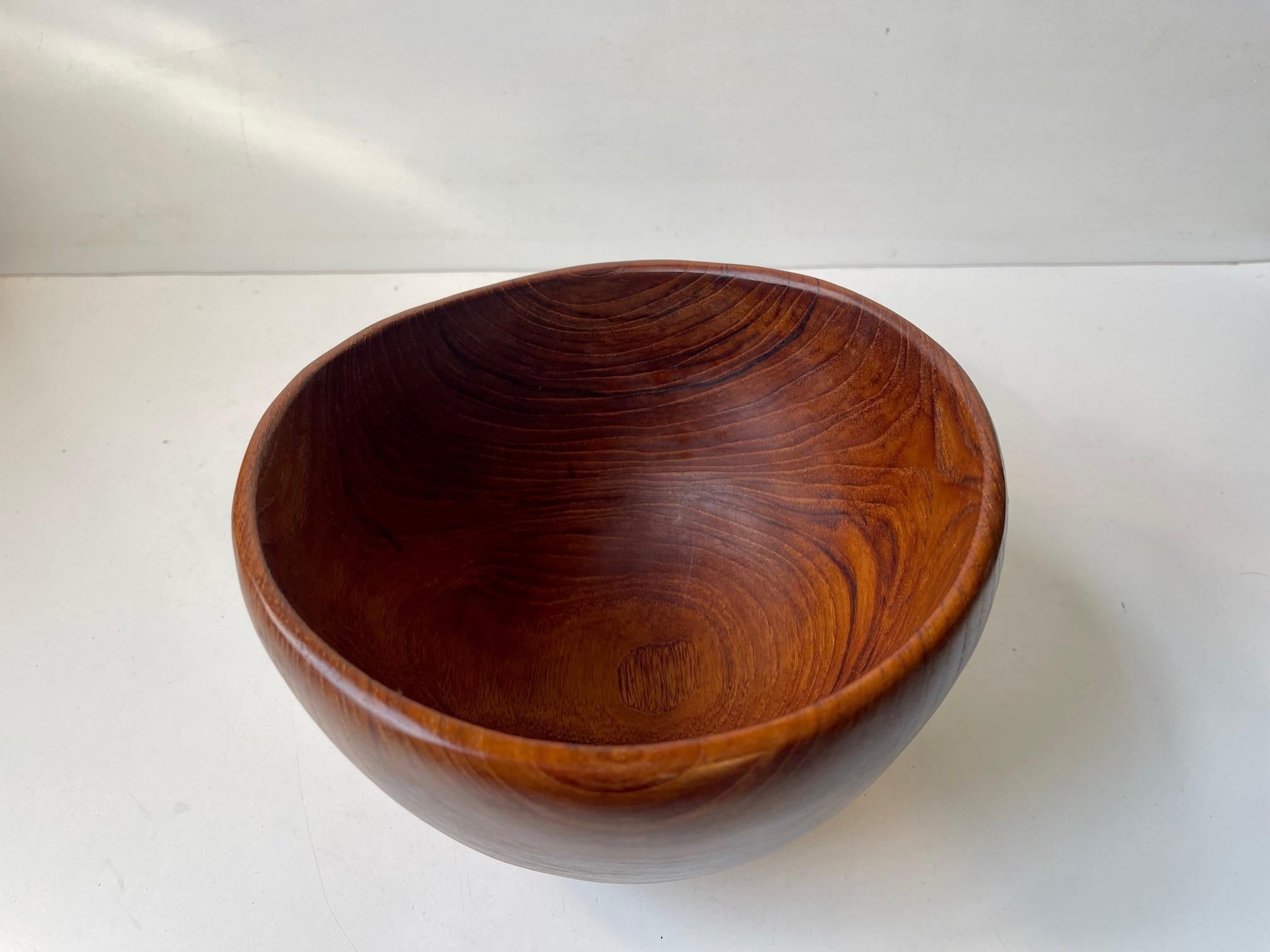 Danish Scandinavian Modern Hand-turned Freeform bowl in Teak, ESA 1950s For Sale