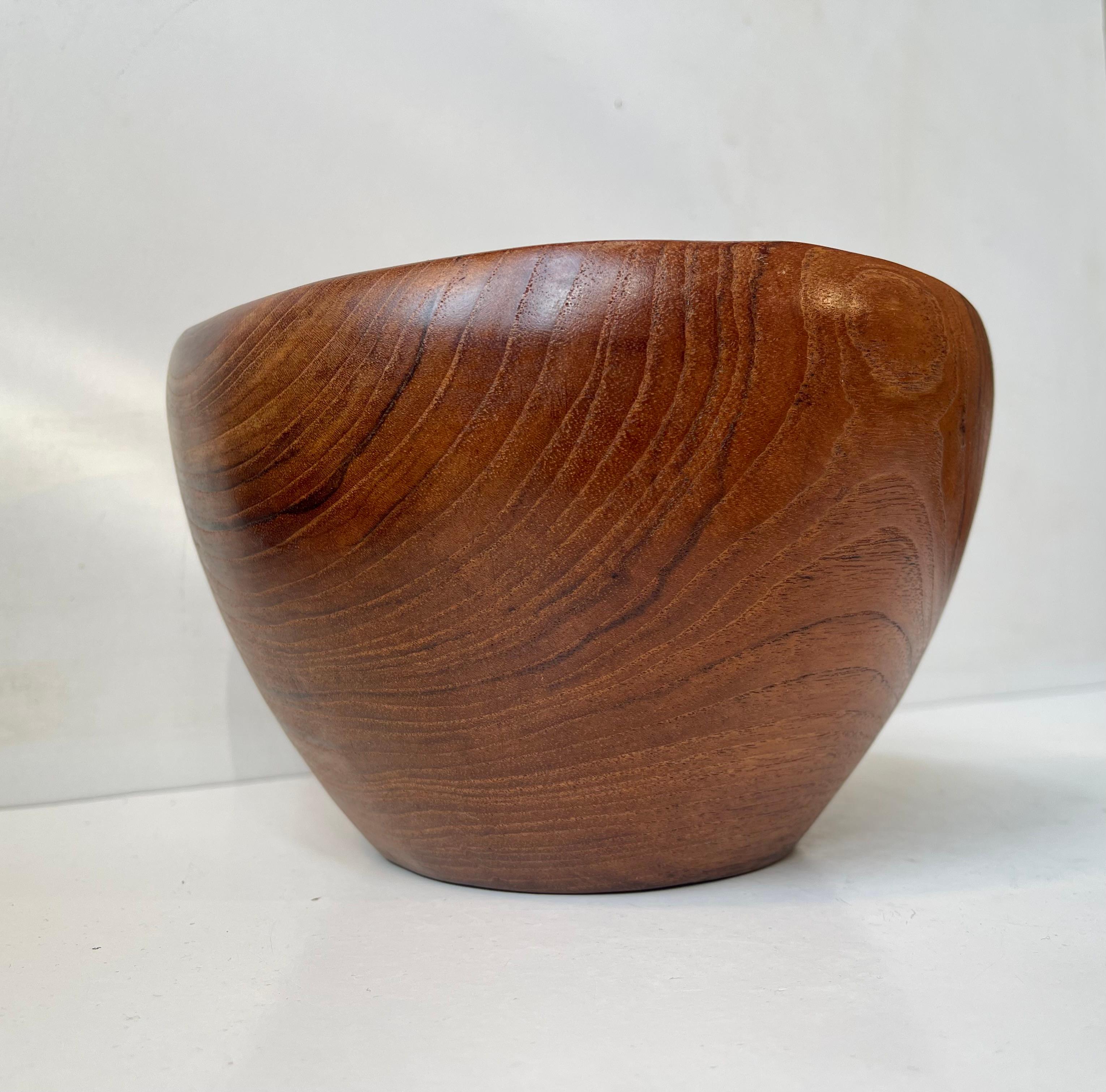 Turned Scandinavian Modern Hand-turned Freeform bowl in Teak, ESA 1950s For Sale