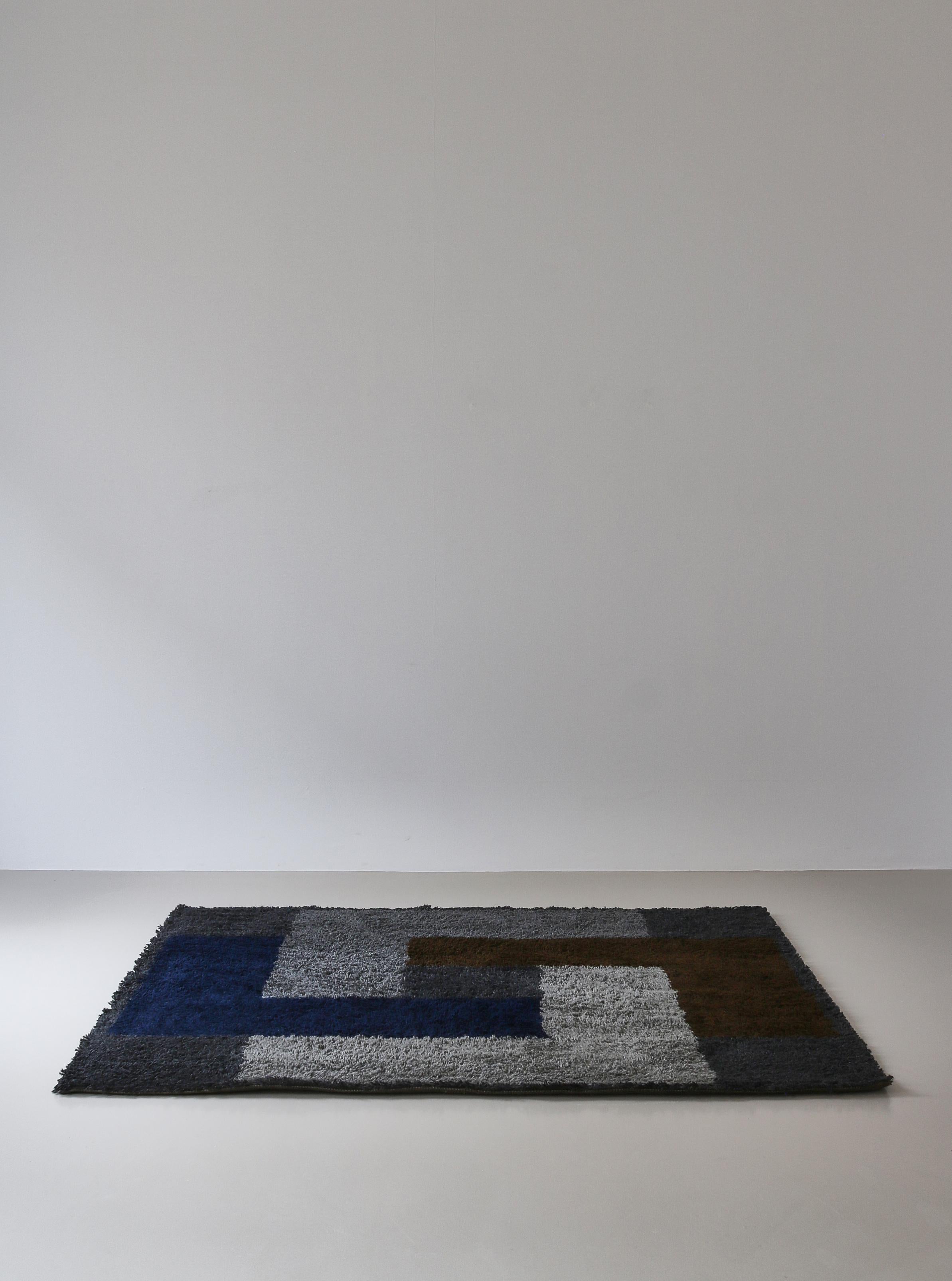 Skandinavischer moderner handgefertigter Teppich 