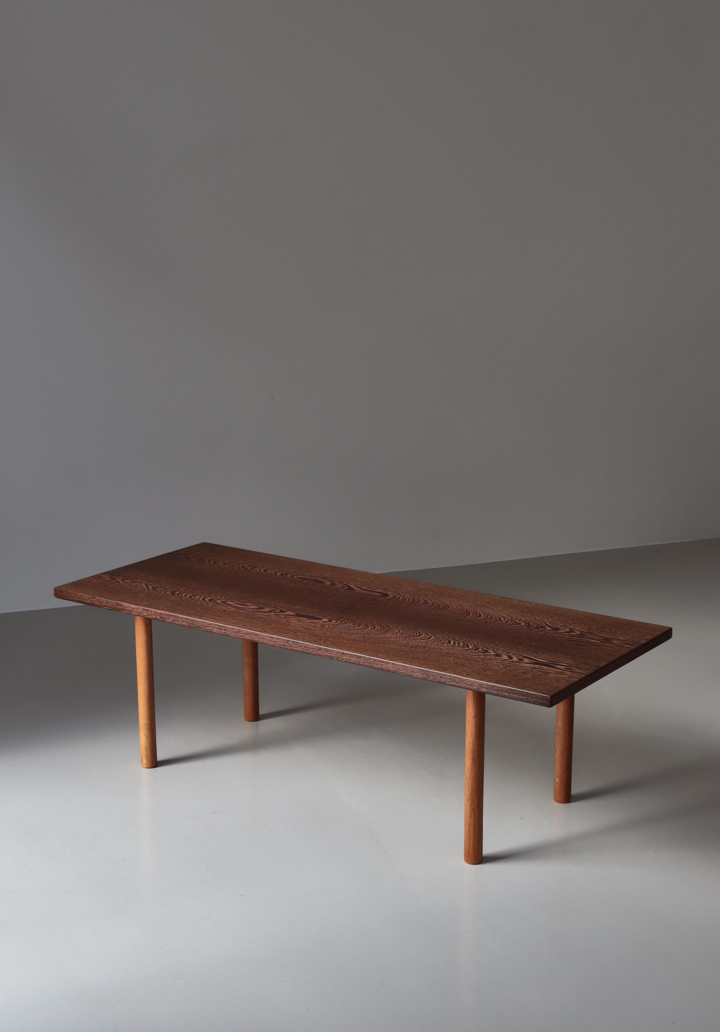 Scandinavian Modern Hans J. Wegner Coffee Table in Wenge & Oak, 1950s In Good Condition For Sale In Odense, DK