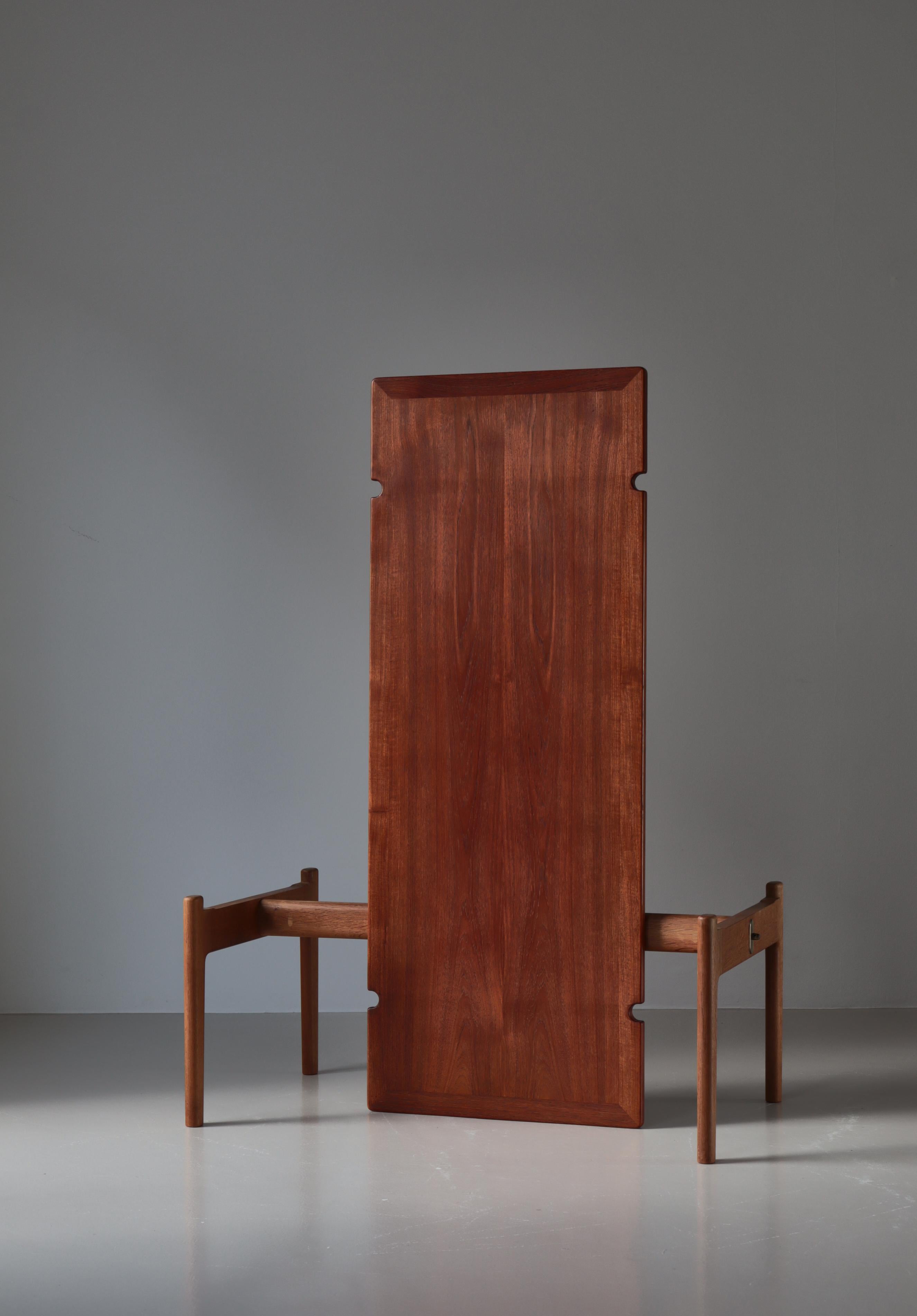 Scandinavian Modern Hans J. Wegner Teak & Oakwood Table Model 