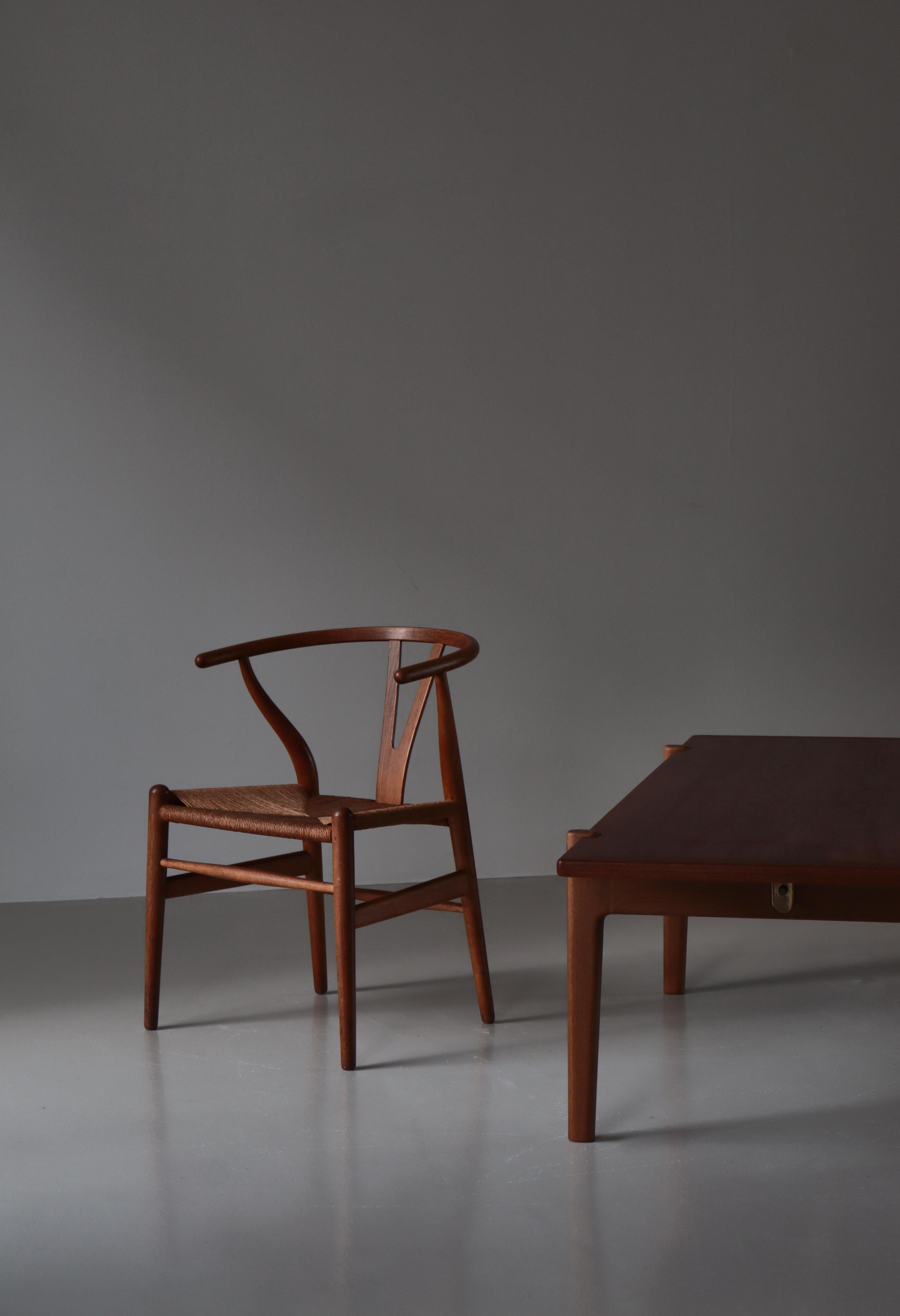 Scandinavian Modern Hans J. Wegner Teak & Oakwood Table Model 