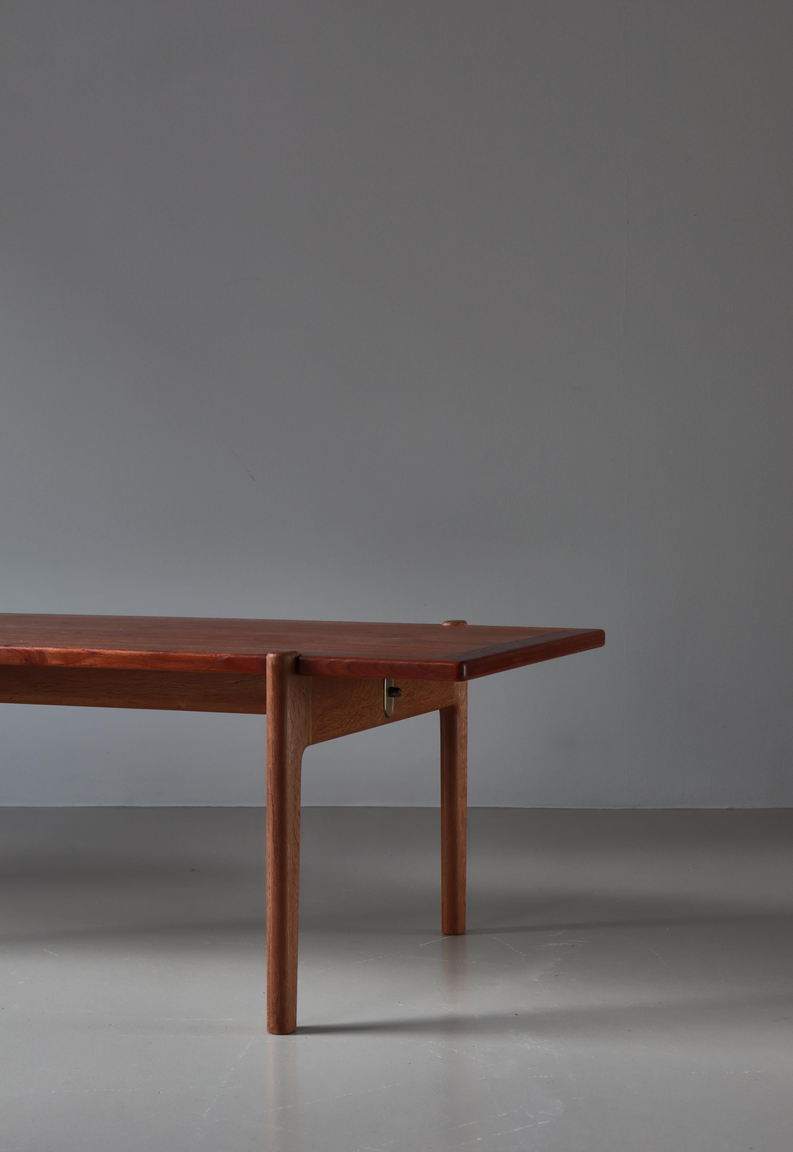 Scandinavian Modern Hans J. Wegner Teak & Oakwood Table Model 