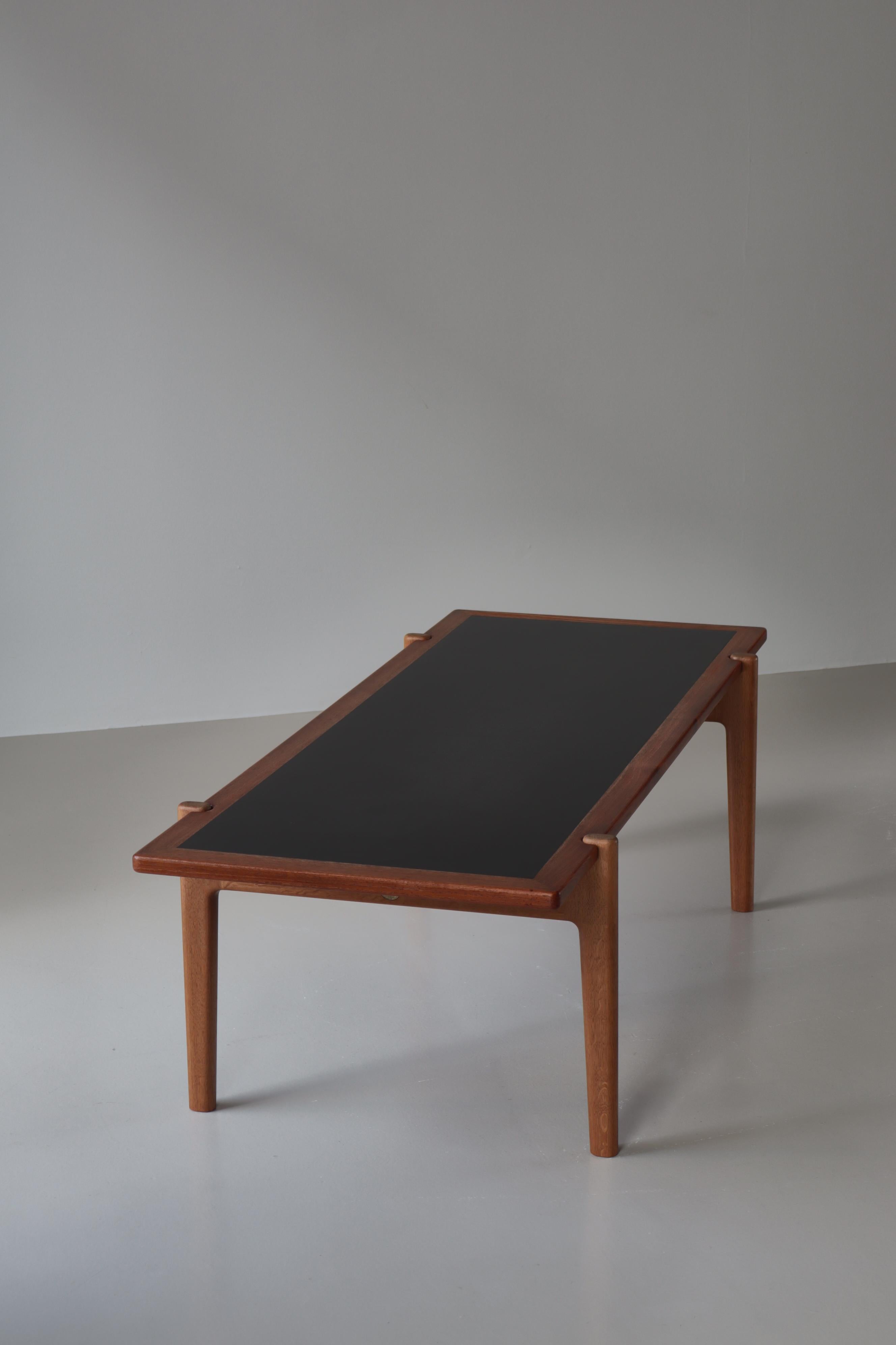 Scandinavian Modern Hans J. Wegner Teak & Oakwood Table Model 
