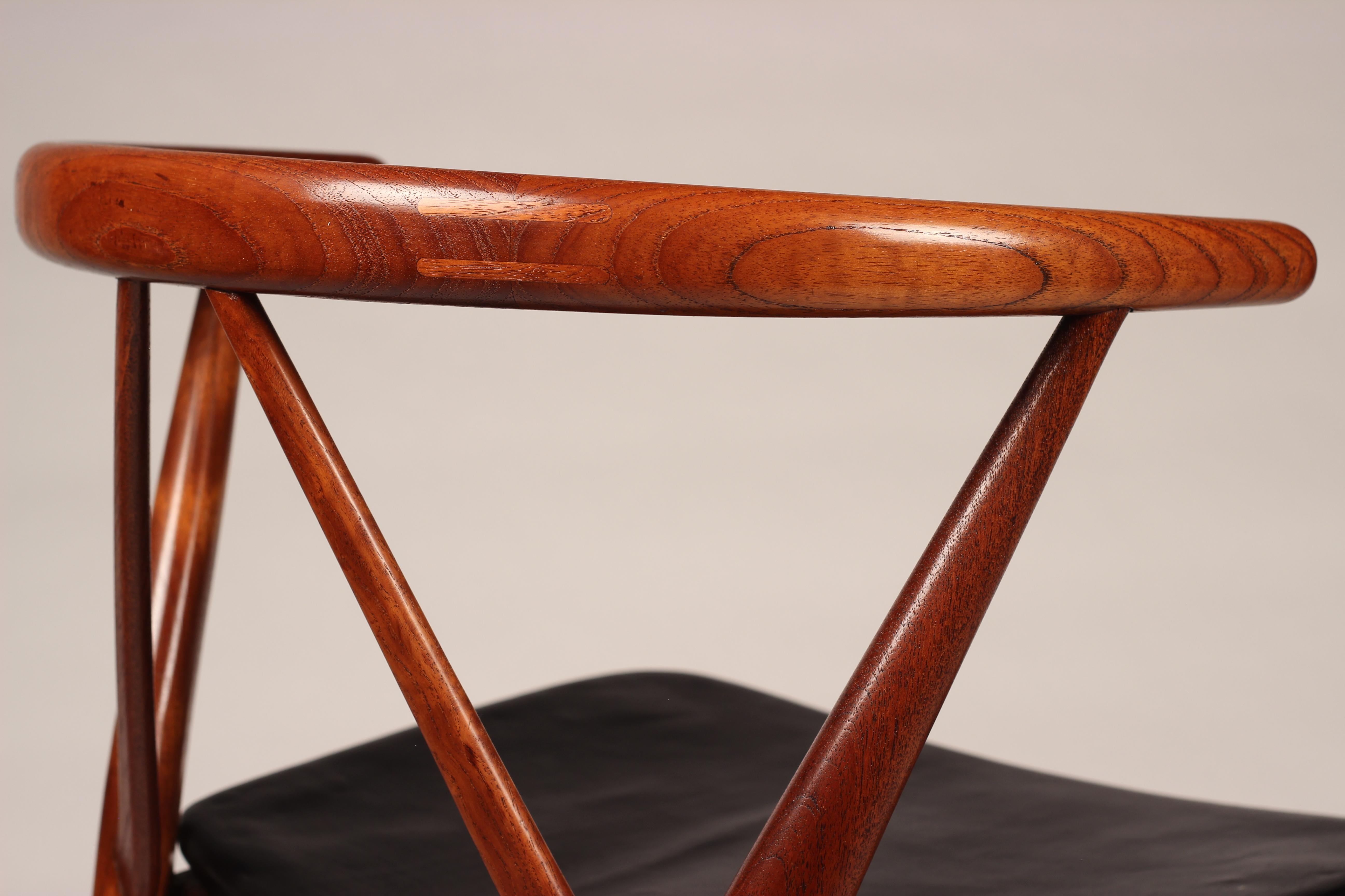 Scandinavian Modern Henning Kjærnulf Teak and leather Dining Chair Model 255 7