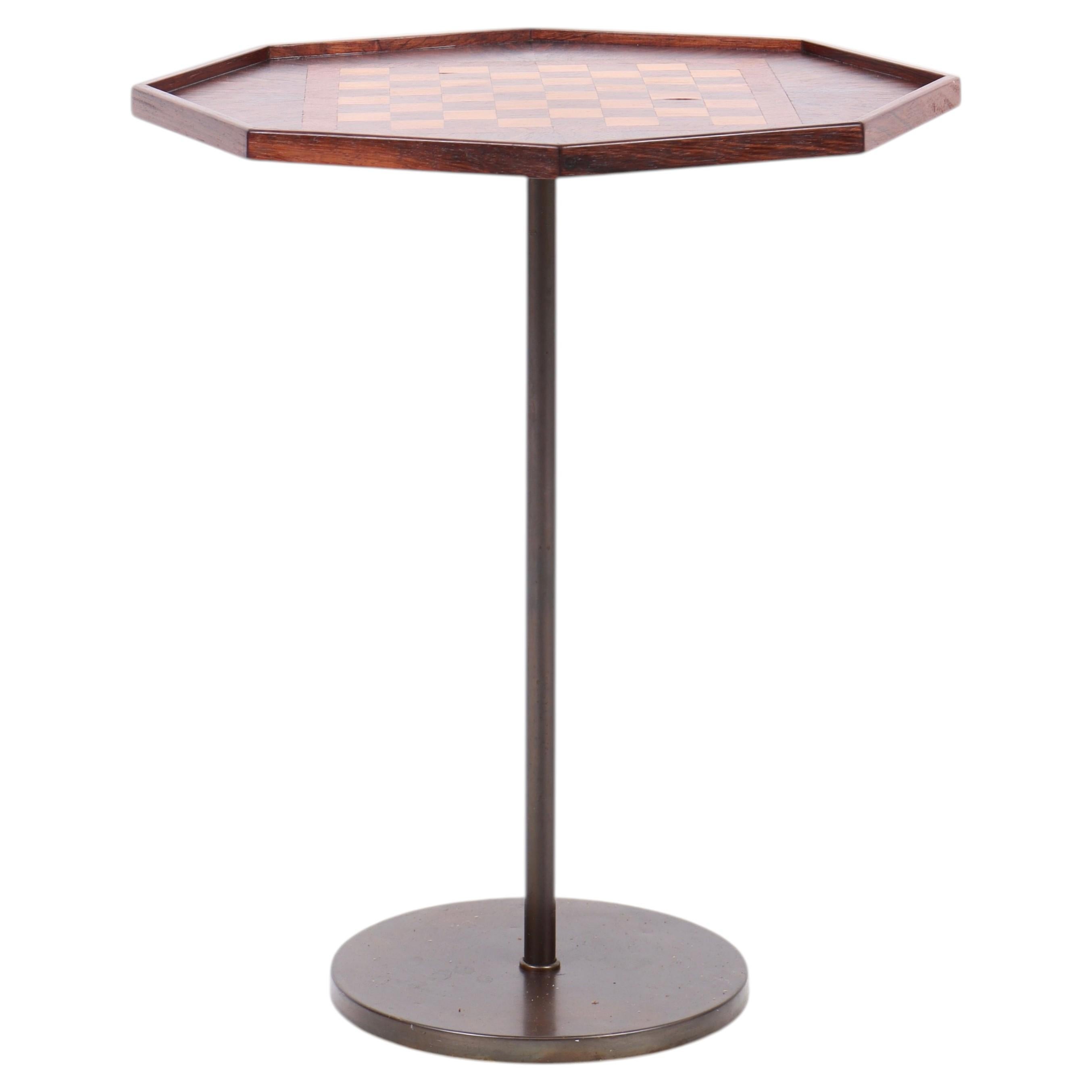 The Modern Scandinavian Scandinavian Hexagonal Rosewood Chess Table with Patinated Base, 1960 en vente