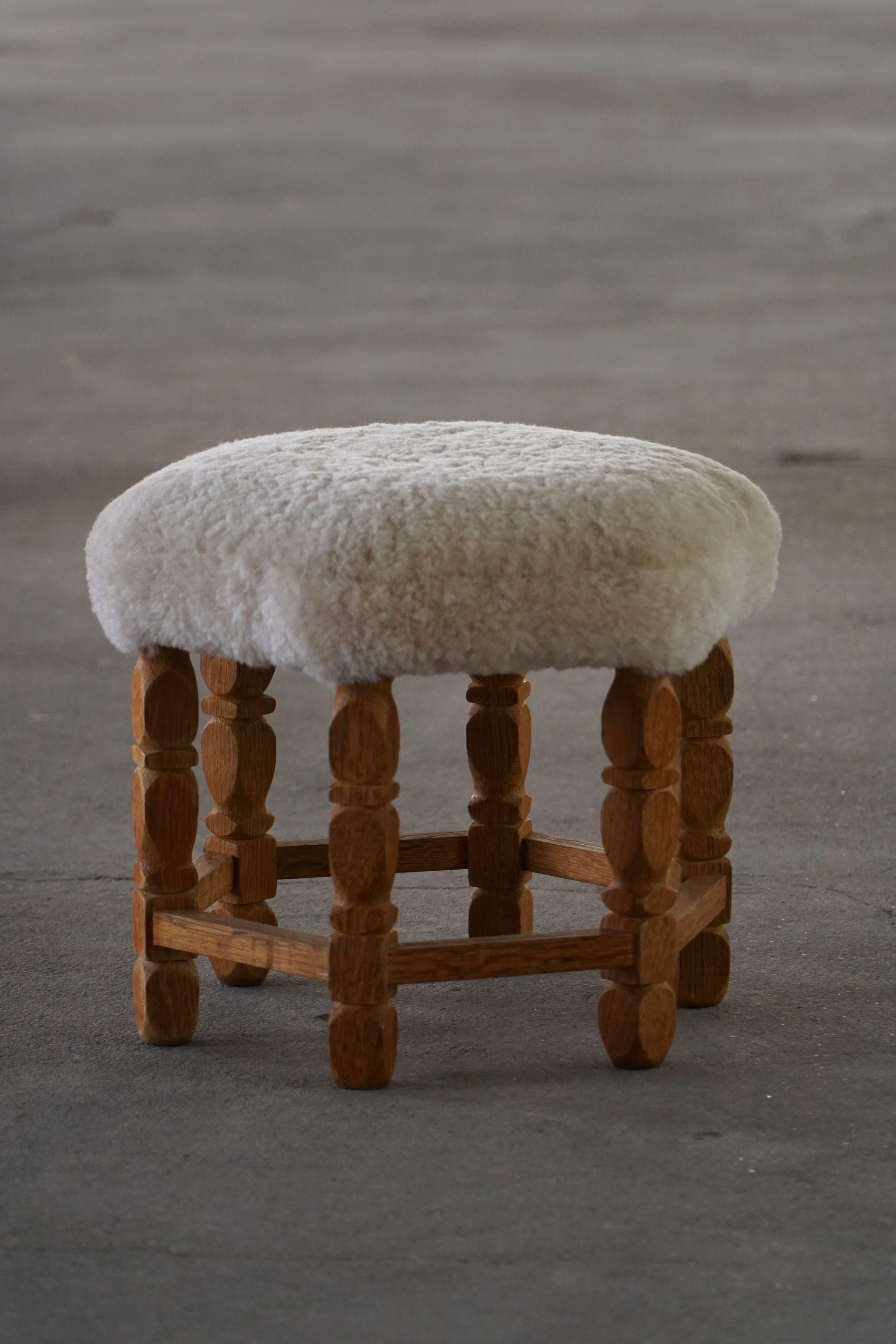 Scandinavian Modern Hexagonal Stool, Solid Oak & Shearling Lambswool, 1950s For Sale 4